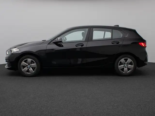BMW 1 Series view 11