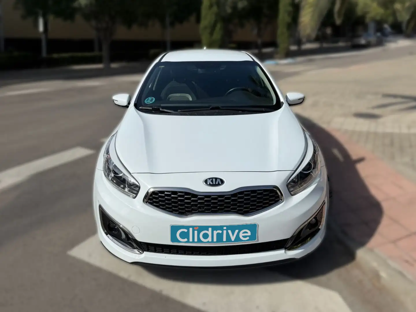 Kia 1.6 CRDi VGT 100kW (136CV) Tech Blanco - 2