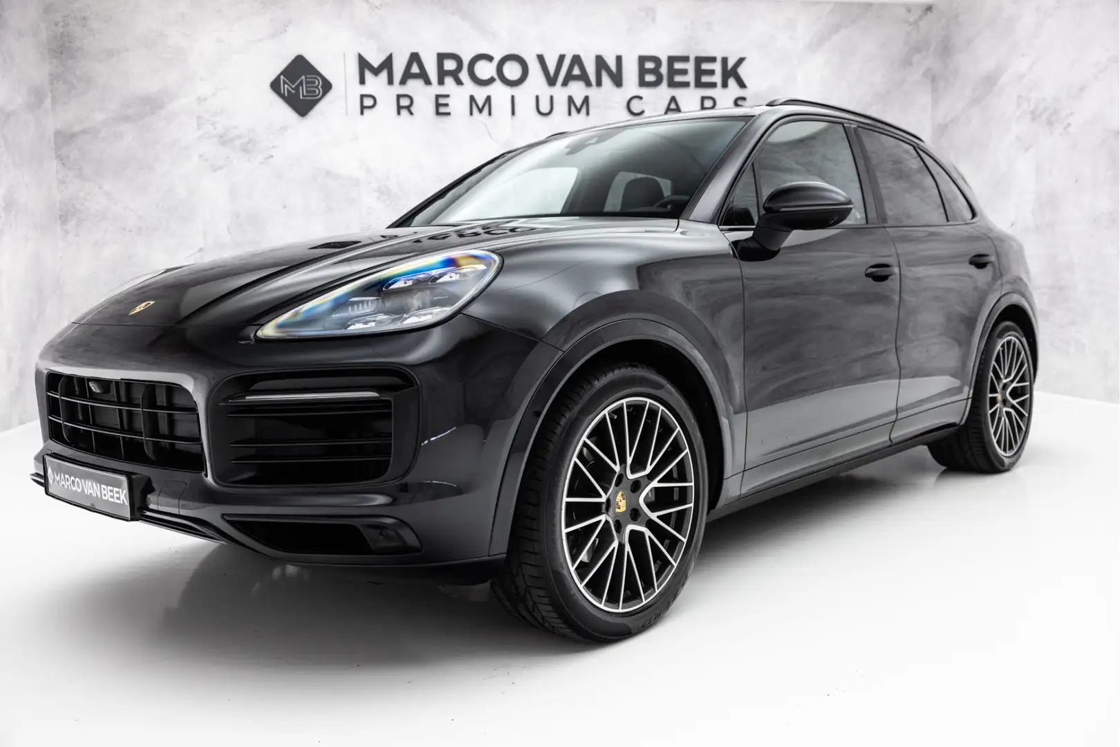 Porsche Cayenne 3.0 | Pano | 4W Sturing | PDCC | Stoelventilatie Zwart - 1