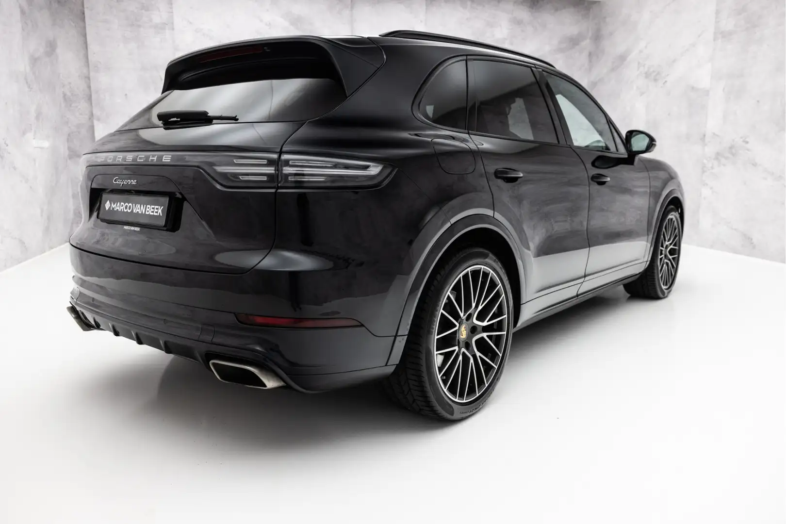 Porsche Cayenne 3.0 | Pano | 4W Sturing | PDCC | Stoelventilatie Zwart - 2