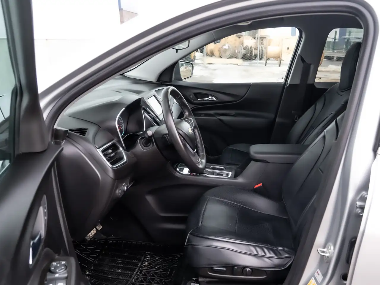 Chevrolet Equinox снимка Chevrolet Equinox