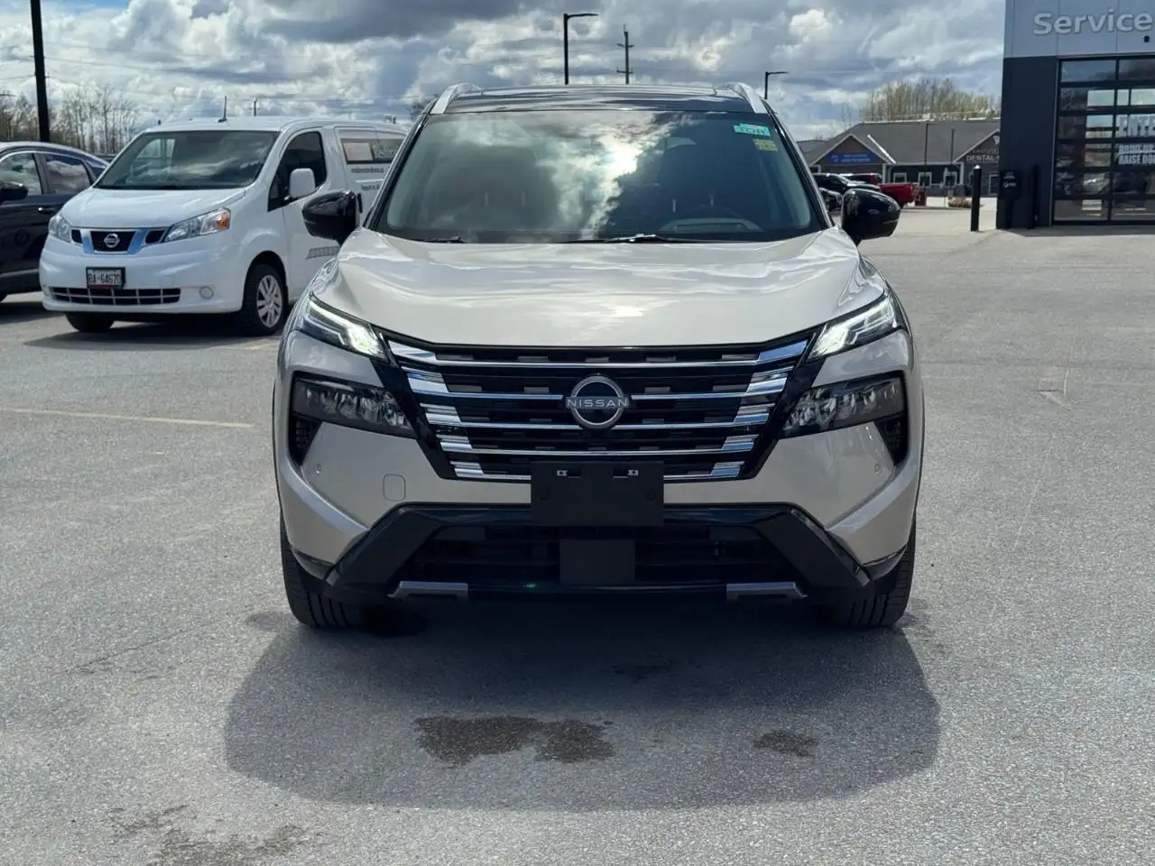 Nissan Rogue снимка Nissan Rogue