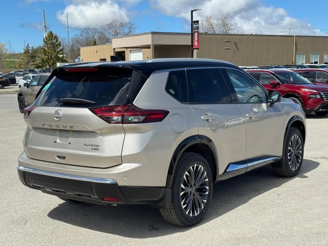 Nissan Rogue снимка Nissan Rogue