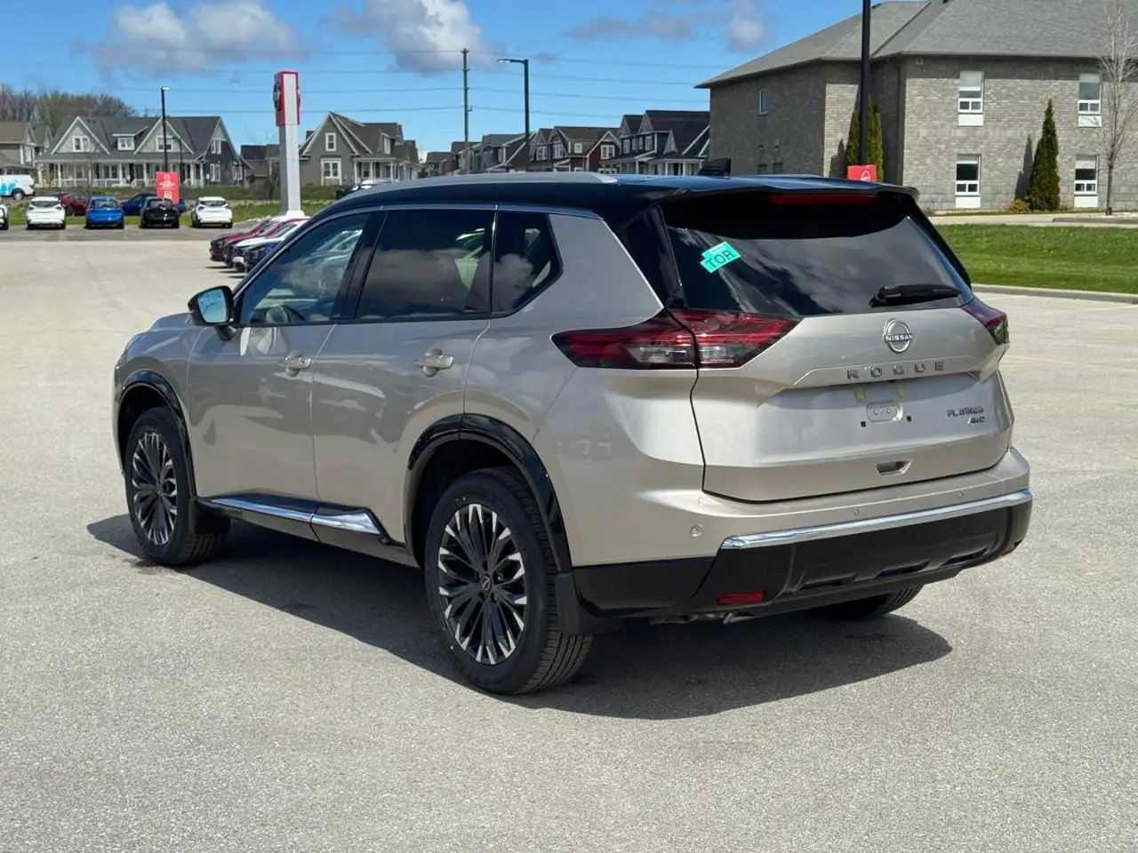 Nissan Rogue снимка Nissan Rogue