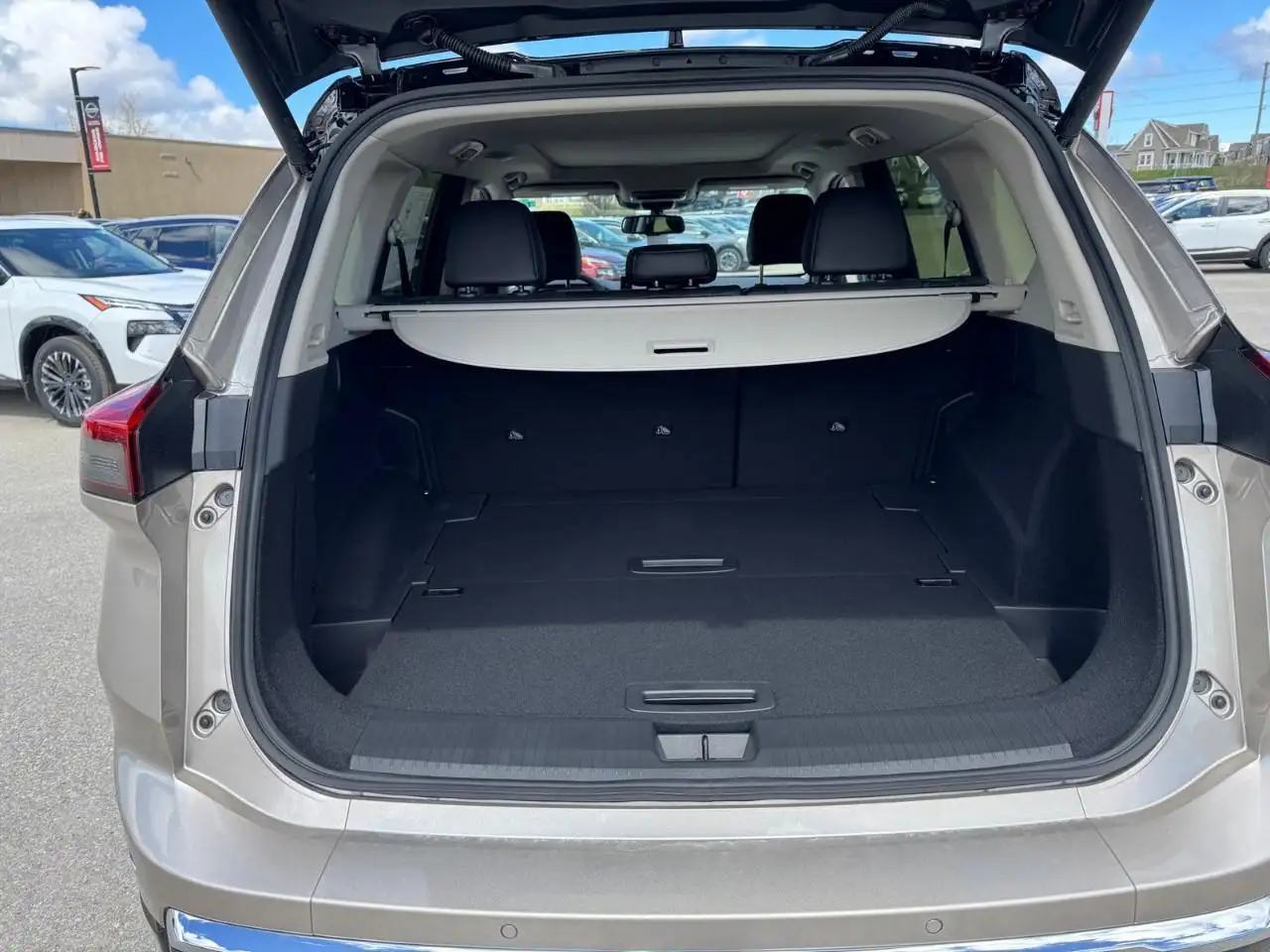 Nissan Rogue снимка Nissan Rogue