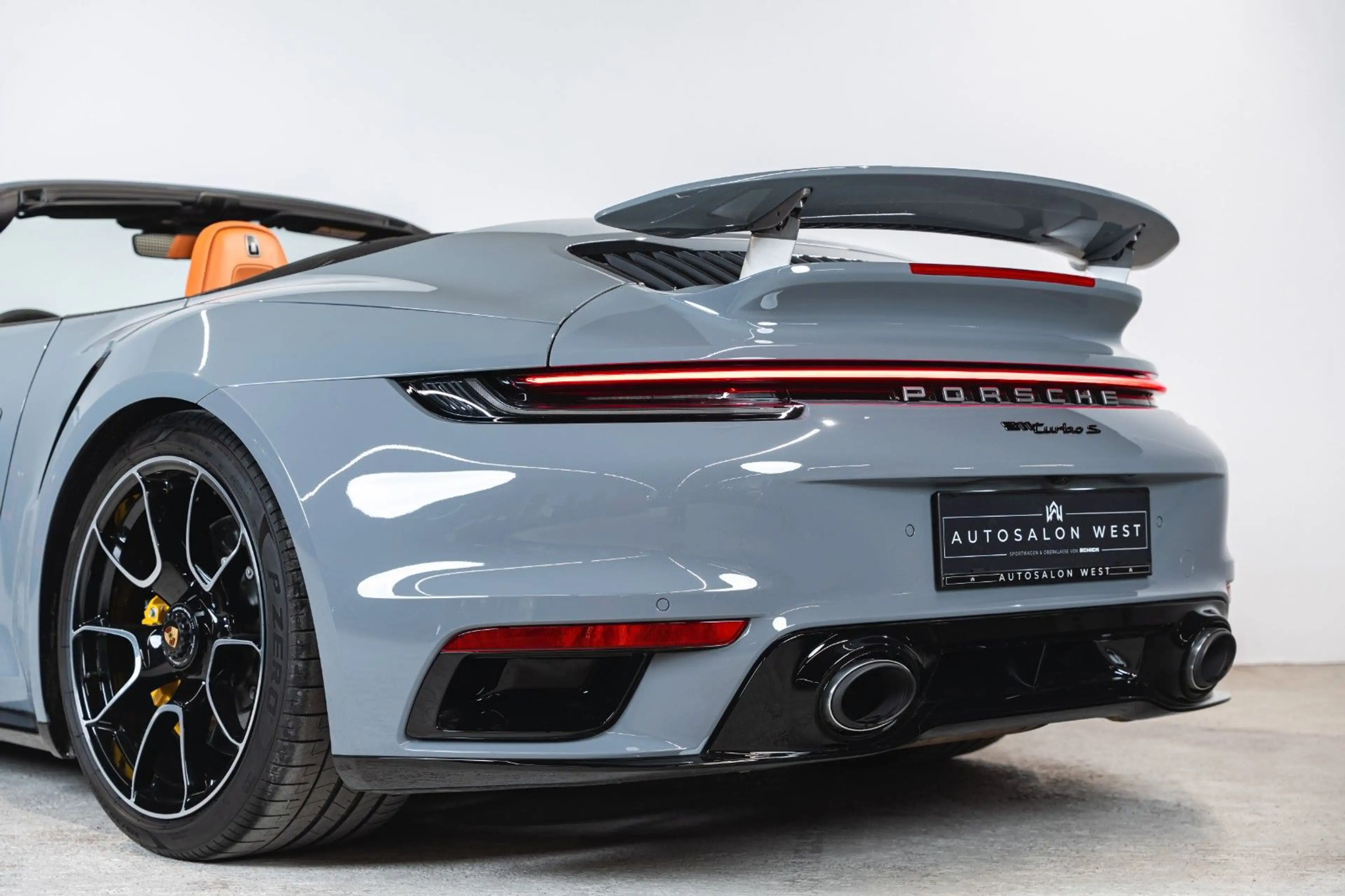 Porsche 911 Turbo S Cabriolet*Exclusive Manufaktur* — photo 13