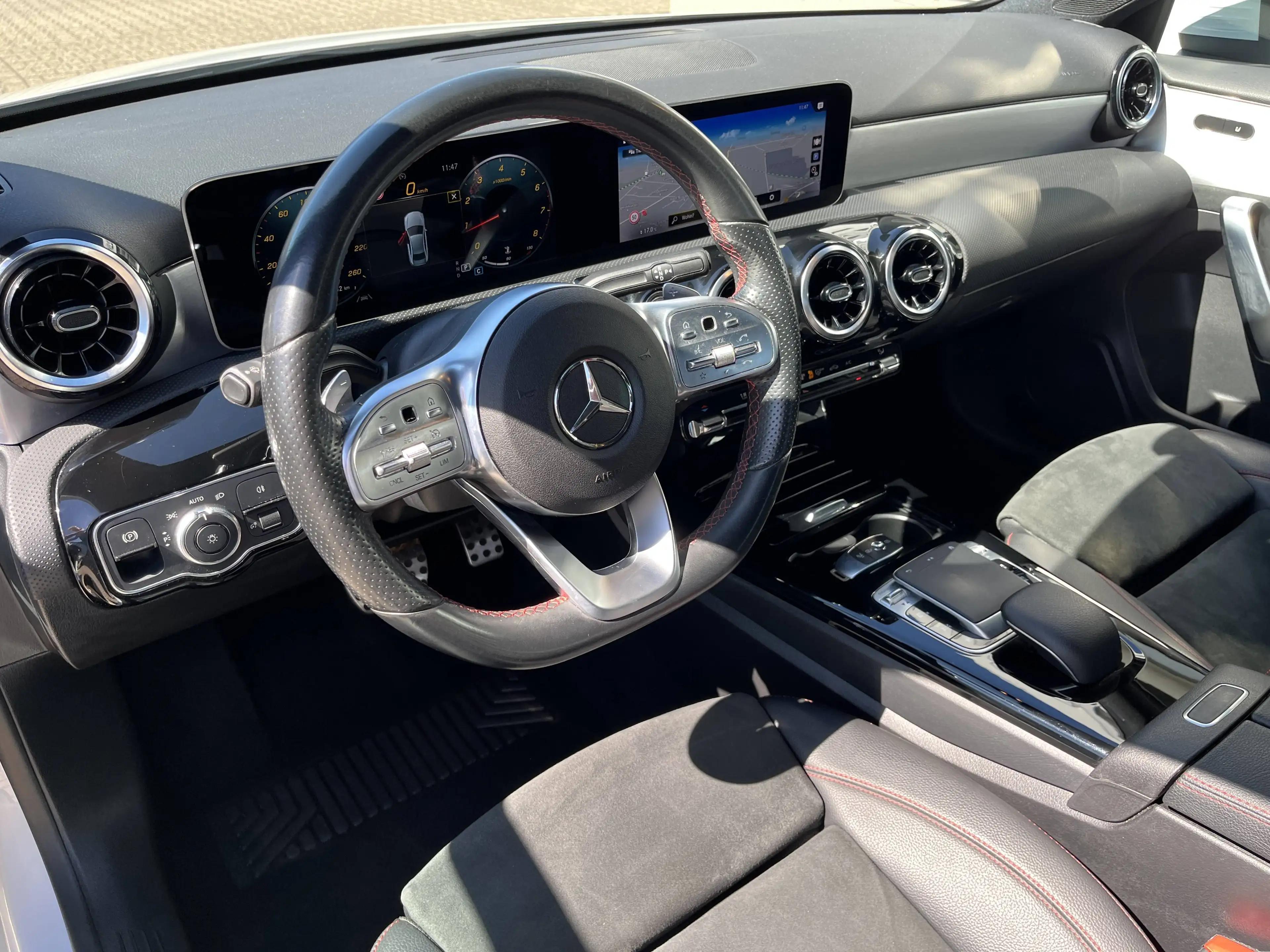 Mercedes-Benz A 200 AMG Line *LED*Navi*Virtual* — photo 10