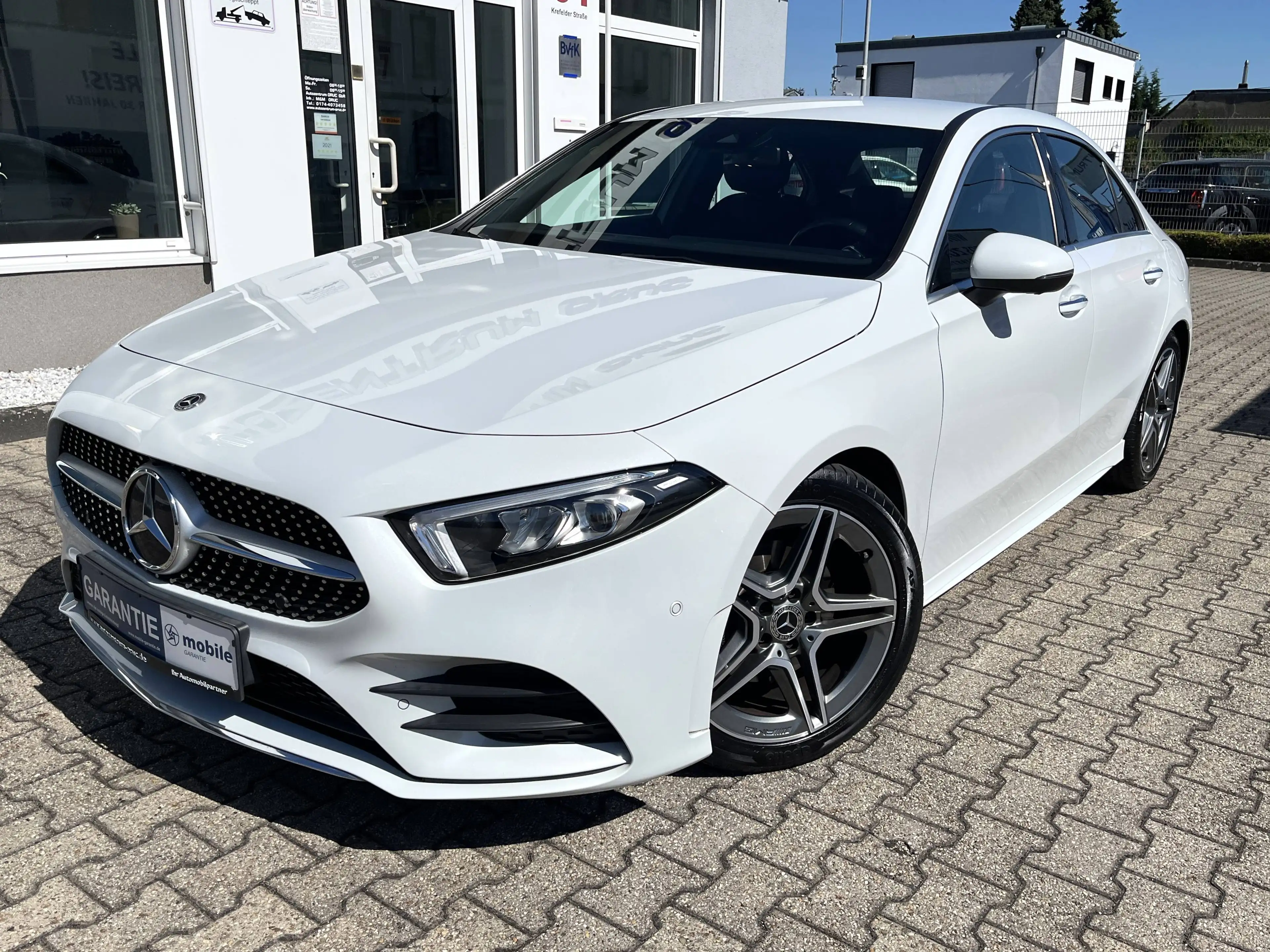 Mercedes-Benz A 200 AMG Line *LED*Navi*Virtual* — photo 3