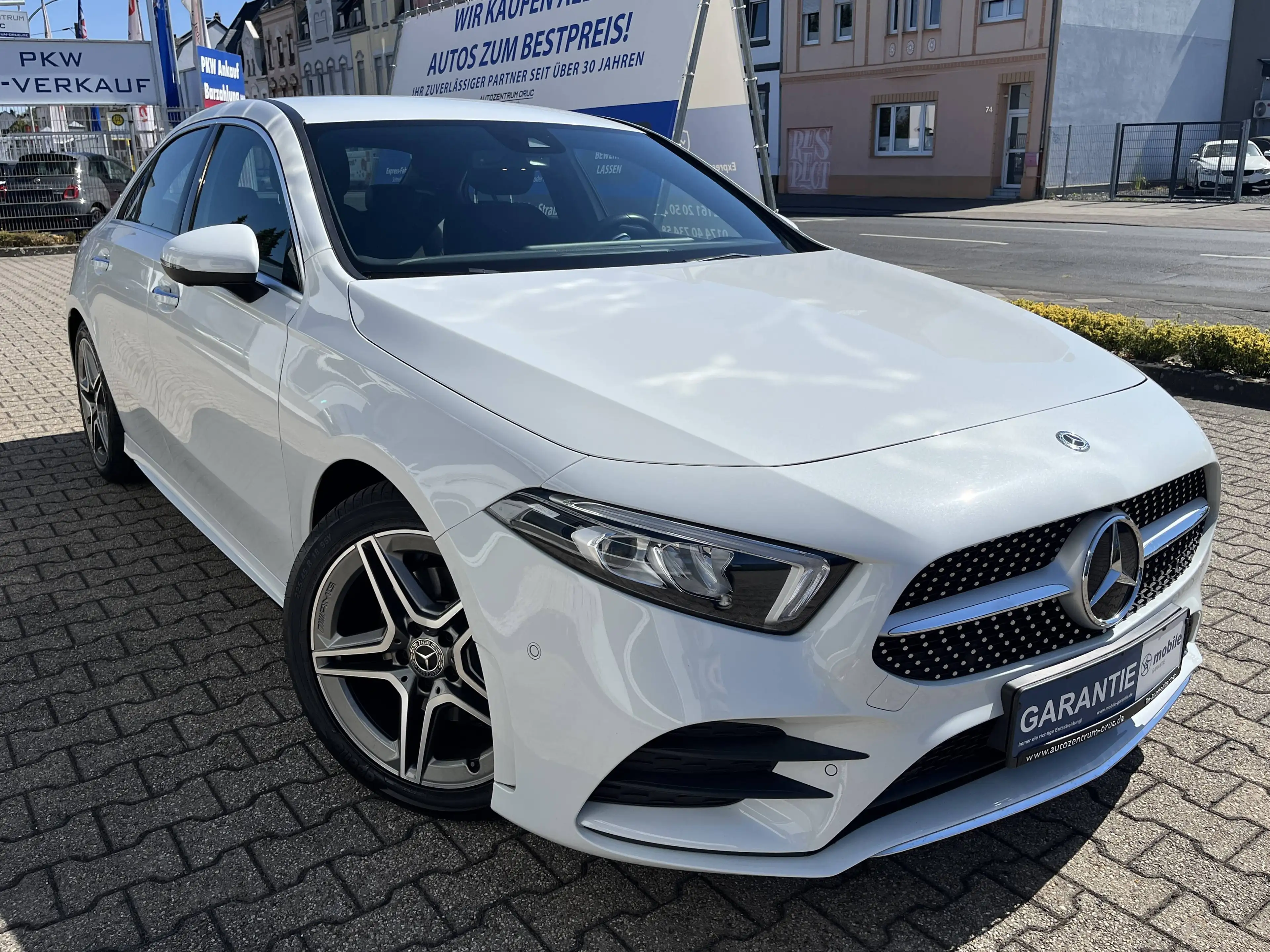 Mercedes-Benz A 200 AMG Line *LED*Navi*Virtual* — photo 2