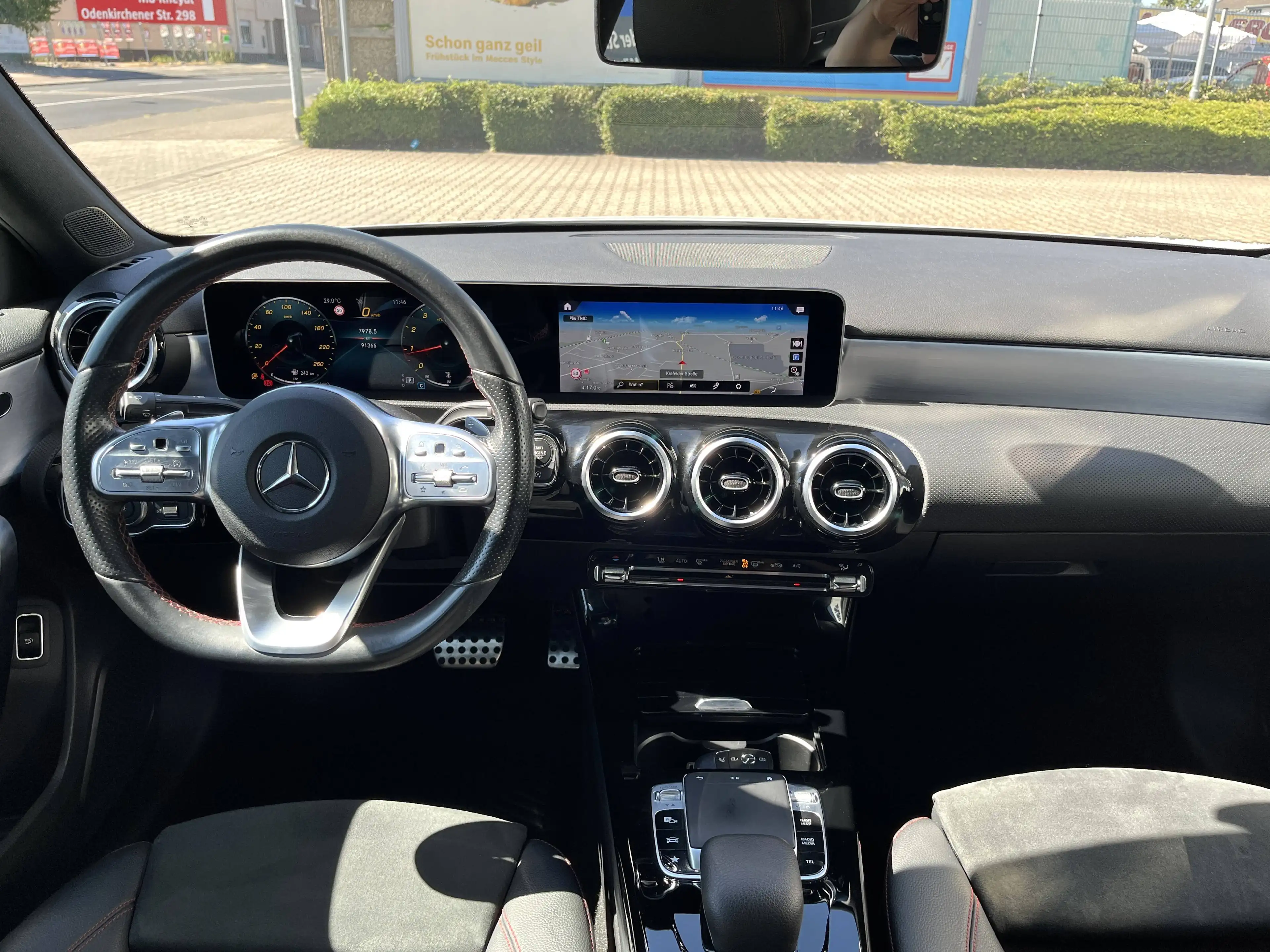 Mercedes-Benz A 200 AMG Line *LED*Navi*Virtual* — photo 8