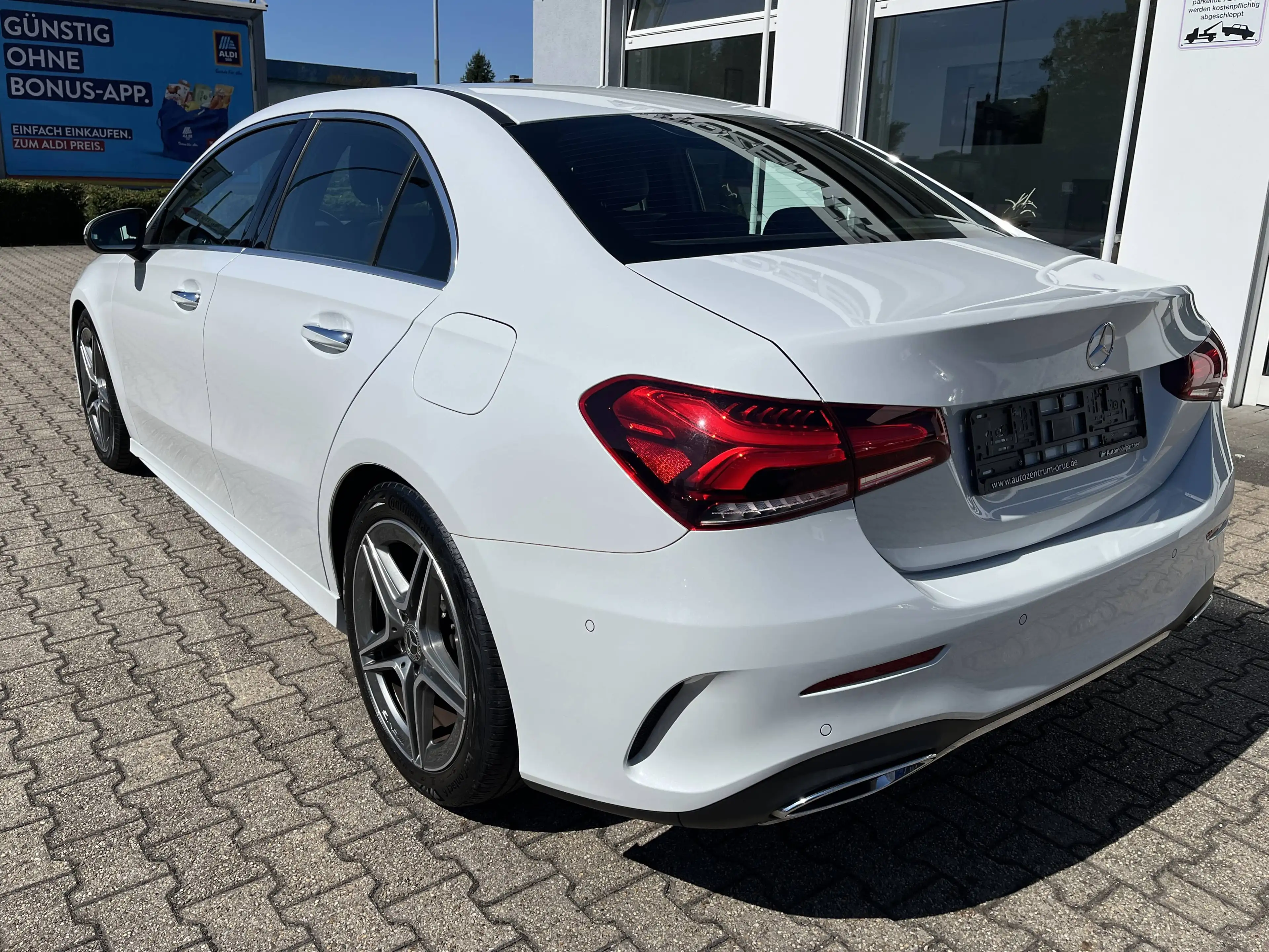 Mercedes-Benz A 200 AMG Line *LED*Navi*Virtual* — photo 4