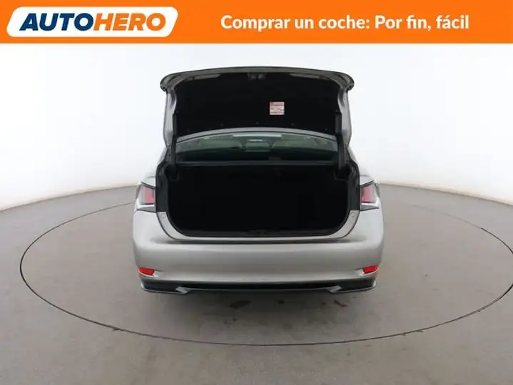 Lexus GS300 2018, foto 17
