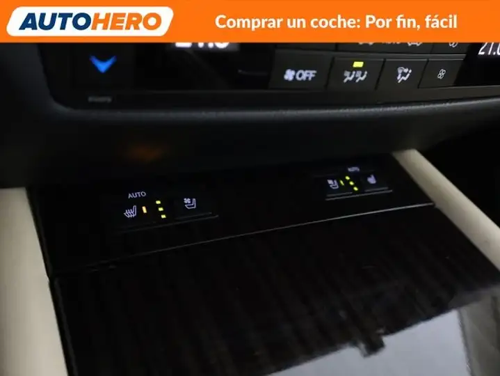 Lexus GS300 2018, foto 27