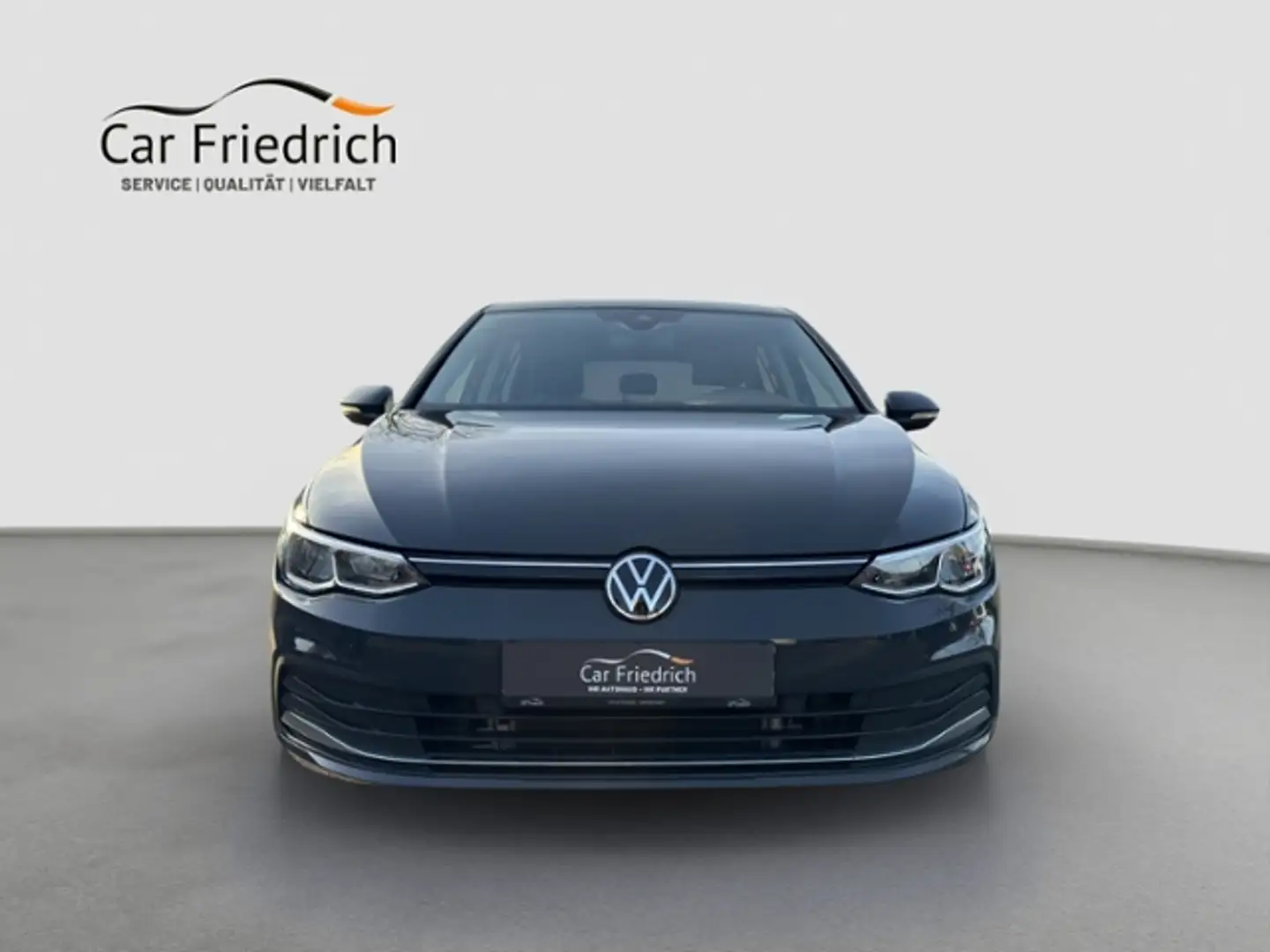 Volkswagen Golf VIII 1.0 eTSI Active LED/DSG/ACC/NAVI Gris - 2