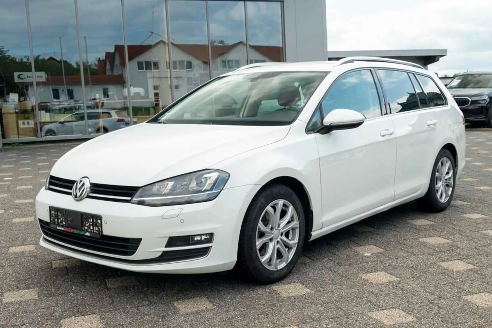 Volkswagen Golf VII Variant Highline DSG Navi Wit - 1