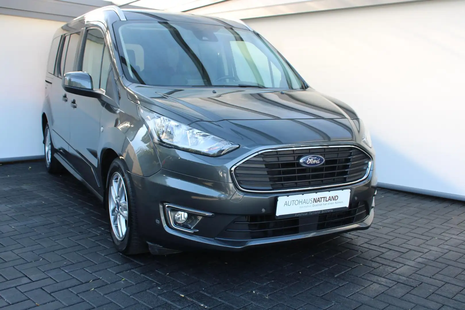 Ford Grand Tourneo Titanium 1.5 EcoBlue TDCi Pano RFK Grau - 2
