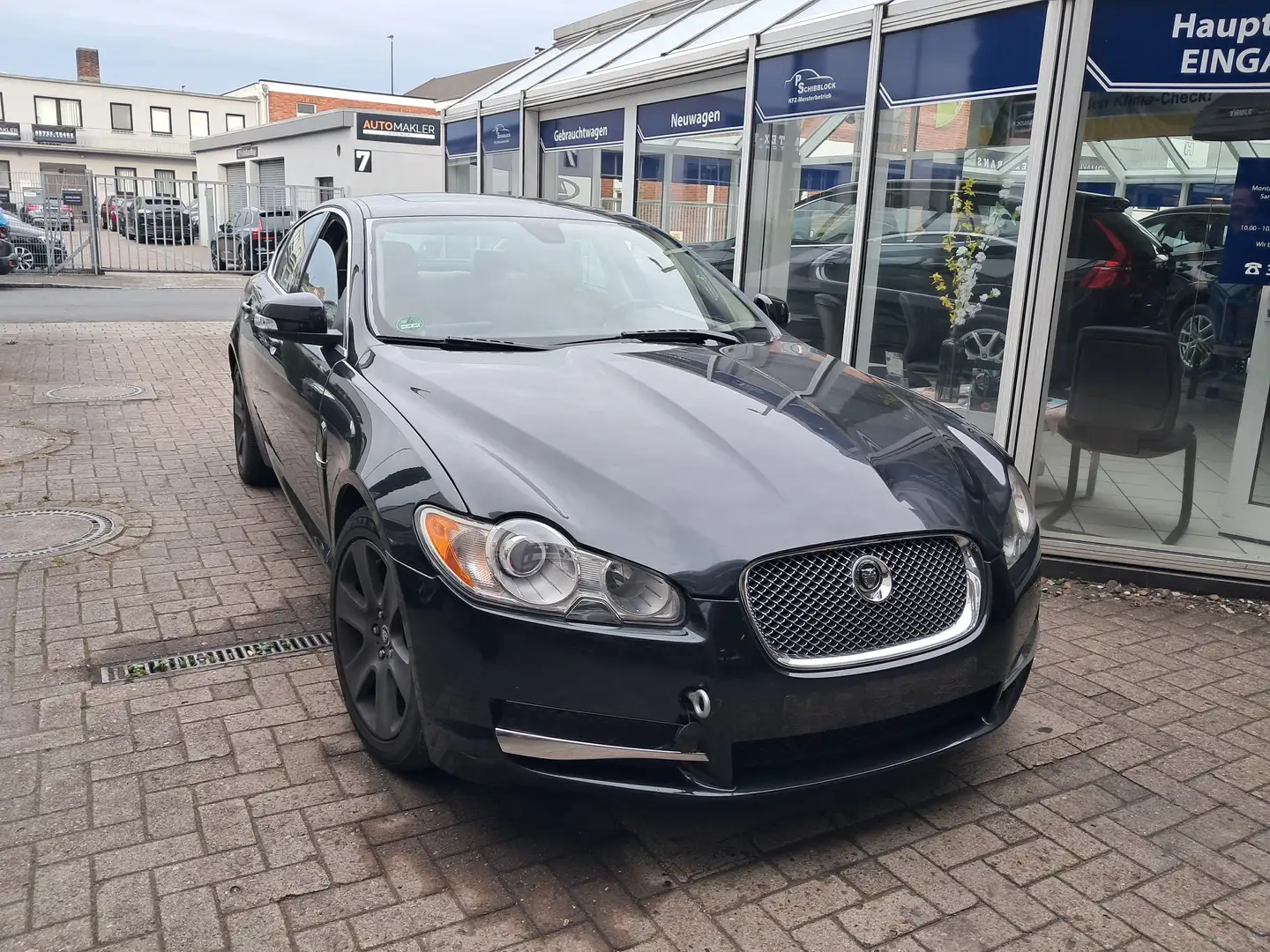 Jaguar XF 2.7 V6 Diesel Premium Luxury Noir - 1