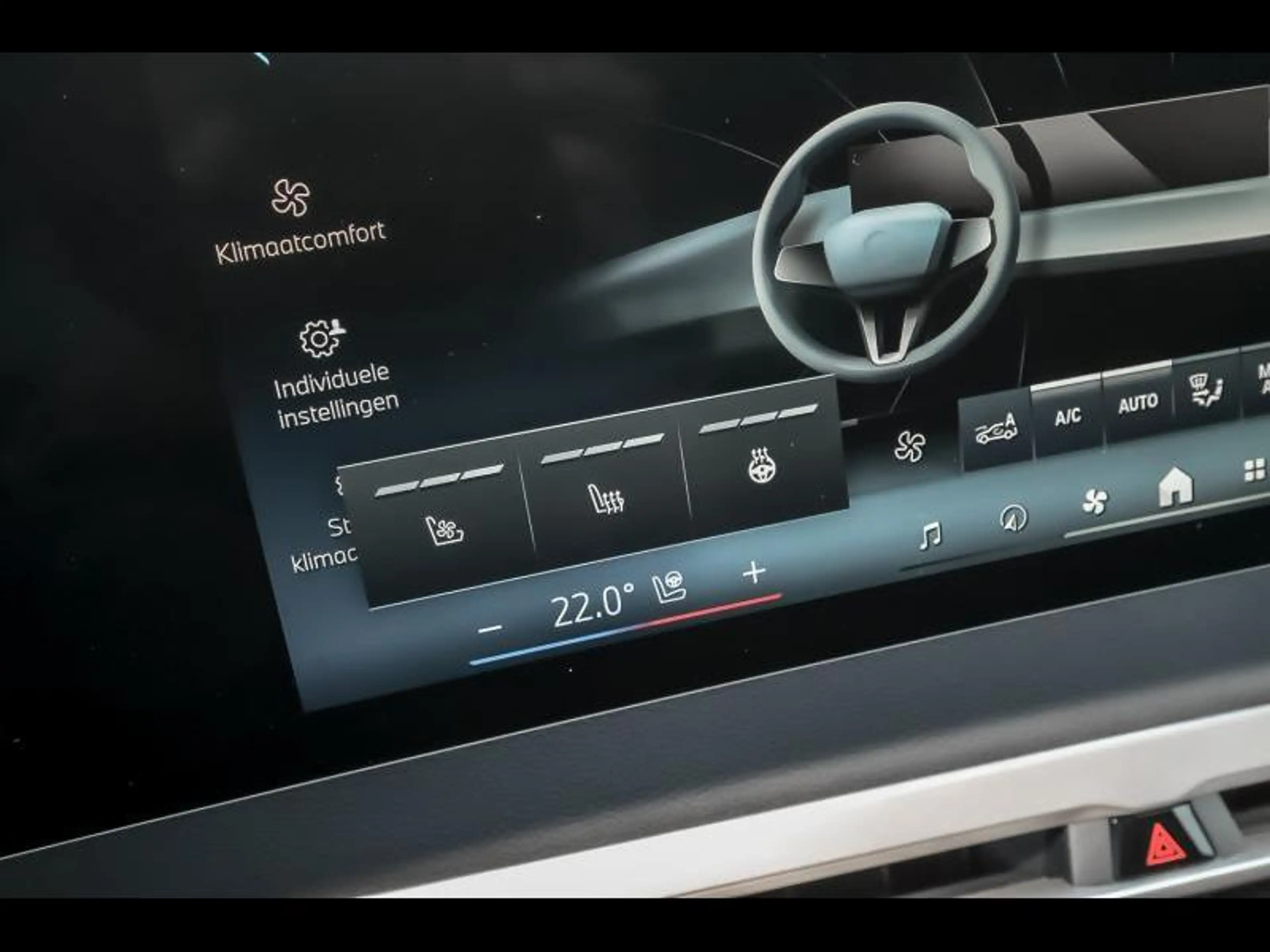 BMW iX xDrive40 — photo 13