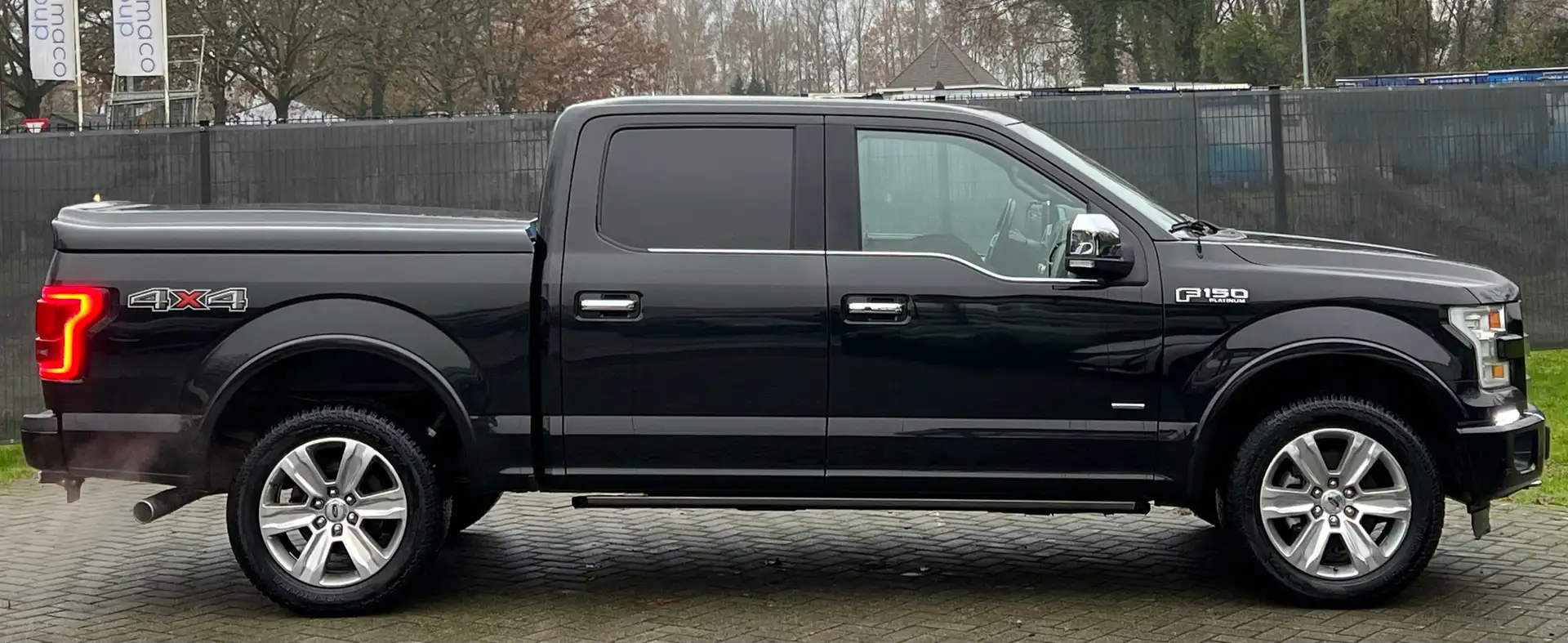 Ford F 150 PANO/OPENDAK ZETELVERW/VENT CAMERA LPG SOUND Fekete - 2