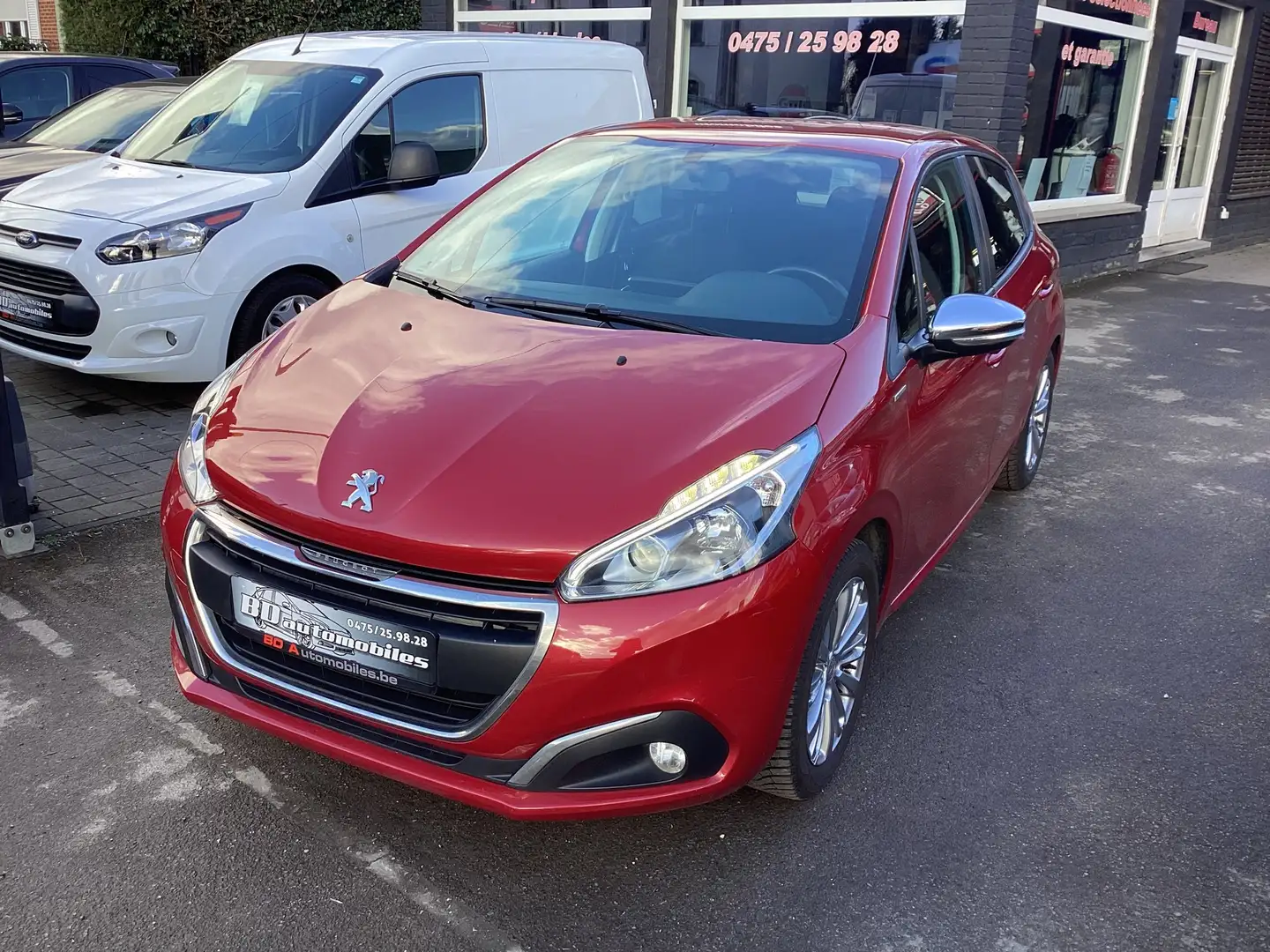 Peugeot 208 1.2i Style clim navi superbe ⚡️⚡️⚡️⚡ Rouge - 1
