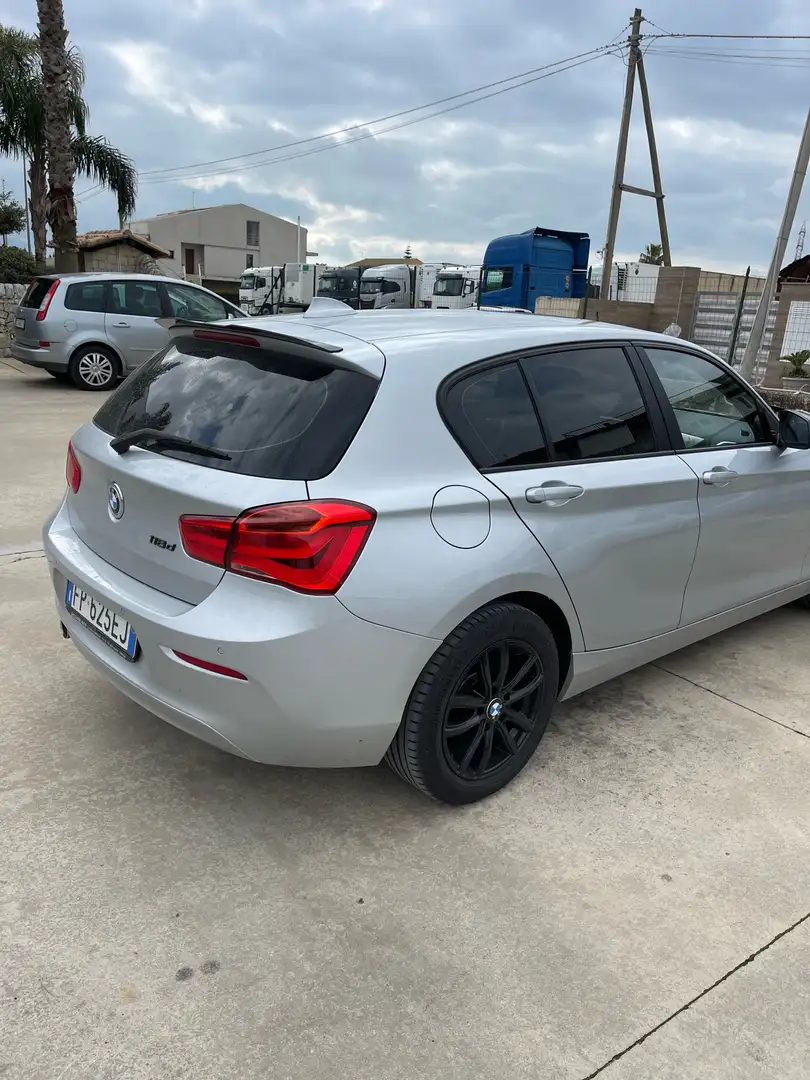 BMW 118 118d Advantage 5p auto - 2