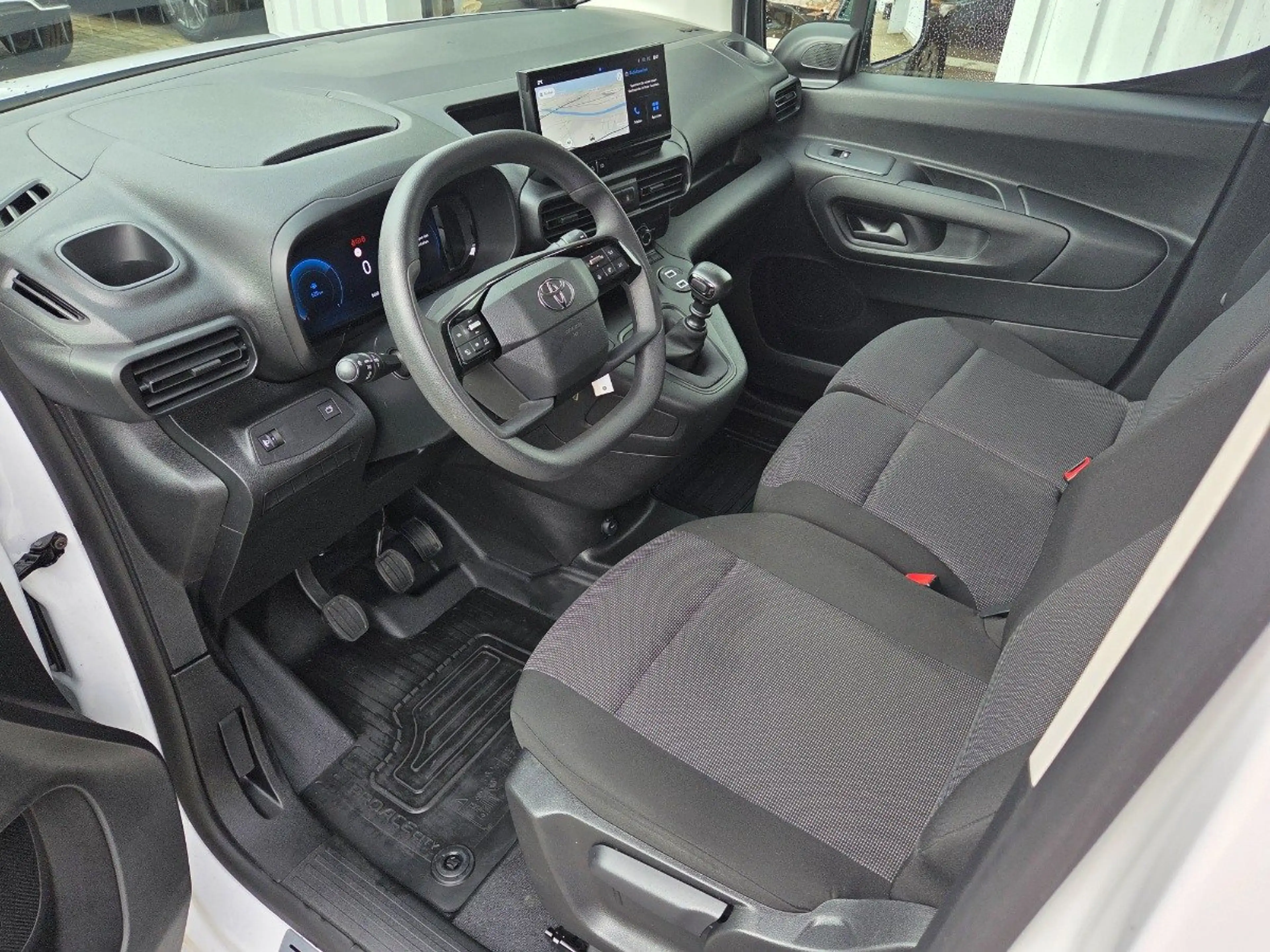 Toyota Proace City 1.5 D-4D L2 Meister LED+Navi+PDC — photo 11