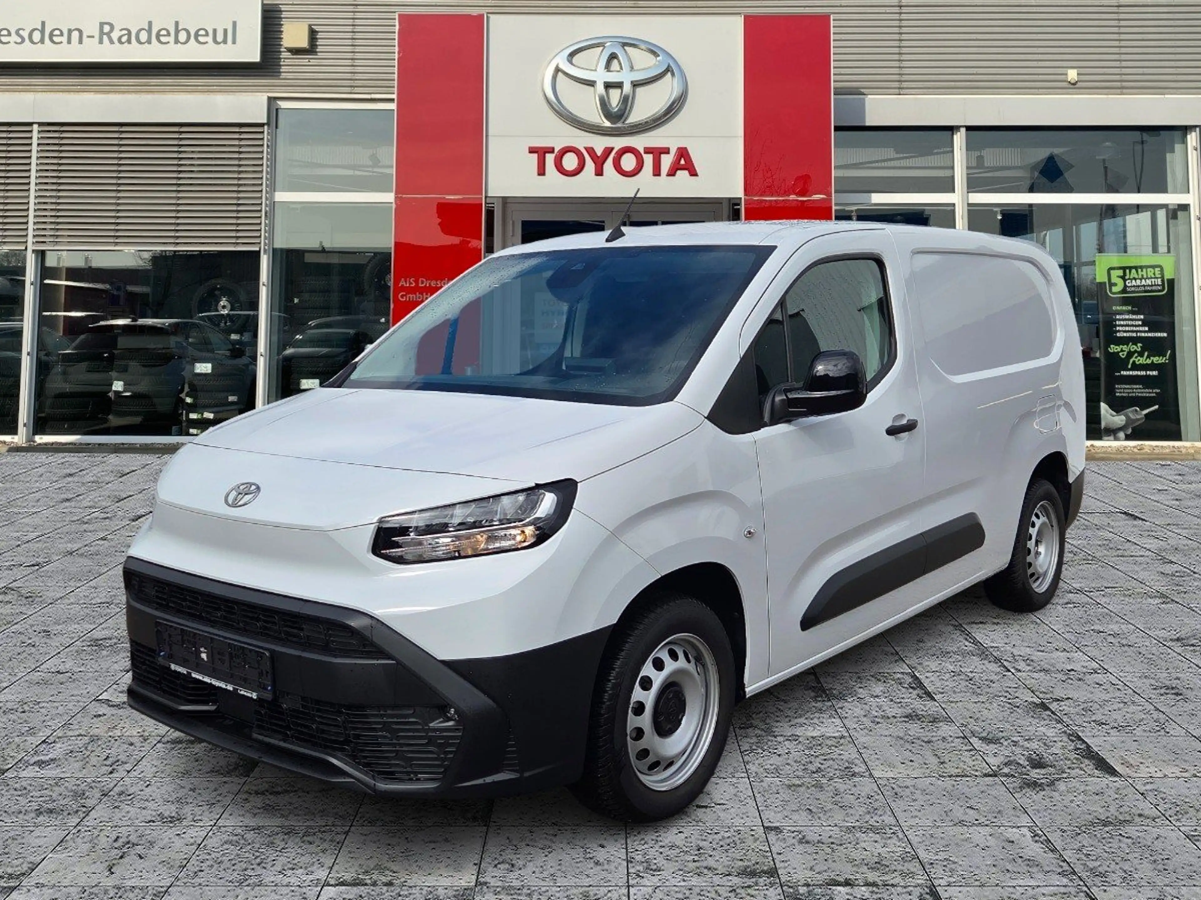 Toyota Proace City 1.5 D-4D L2 Meister LED+Navi+PDC — photo 2