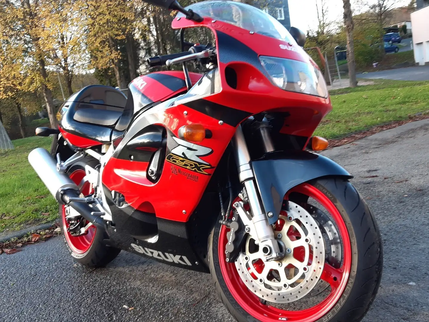 Suzuki GSX-R 750 Червоний - 1