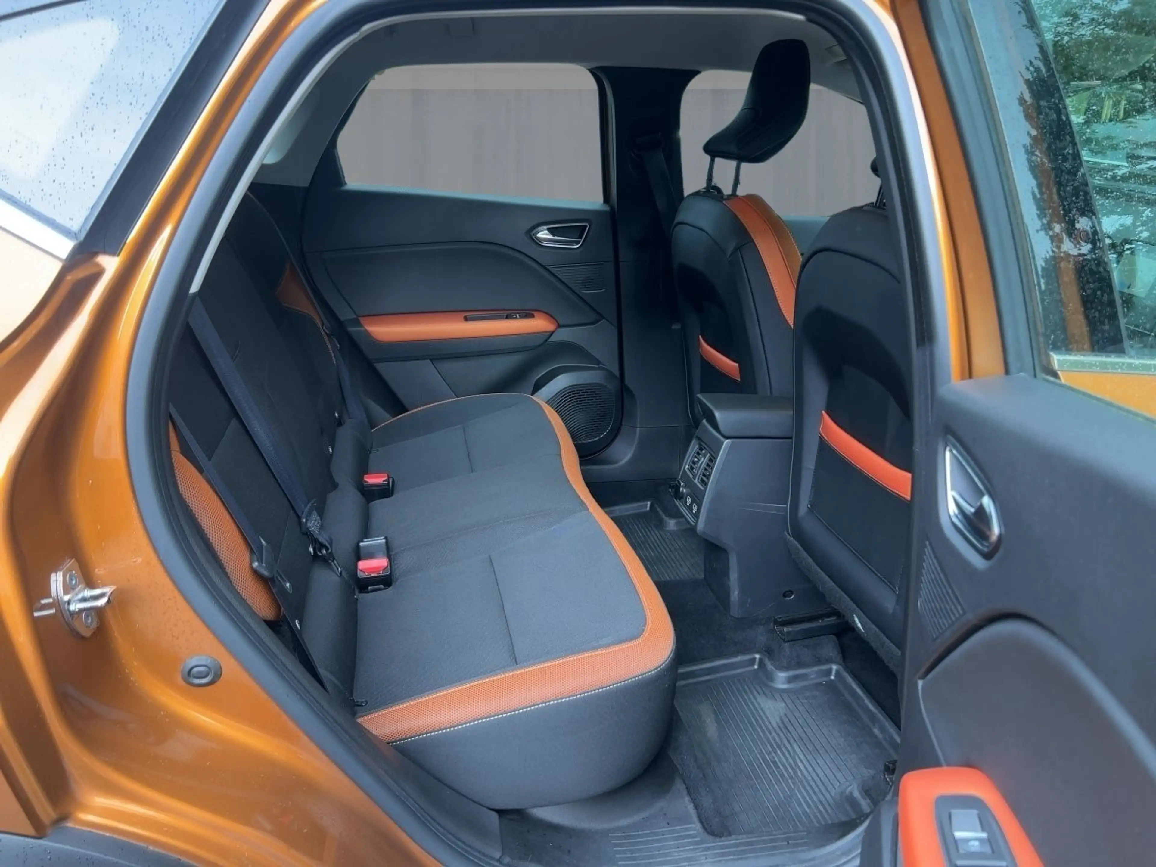 Renault Captur INTENS TCe 130 EDC GPF Apple CarPlay SHZ BT — photo 9