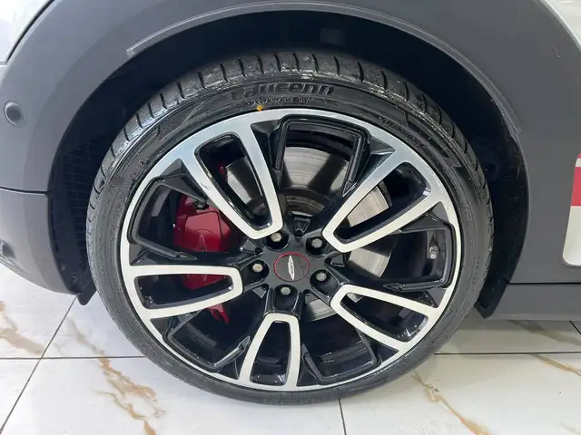 Mini Clubman view 10