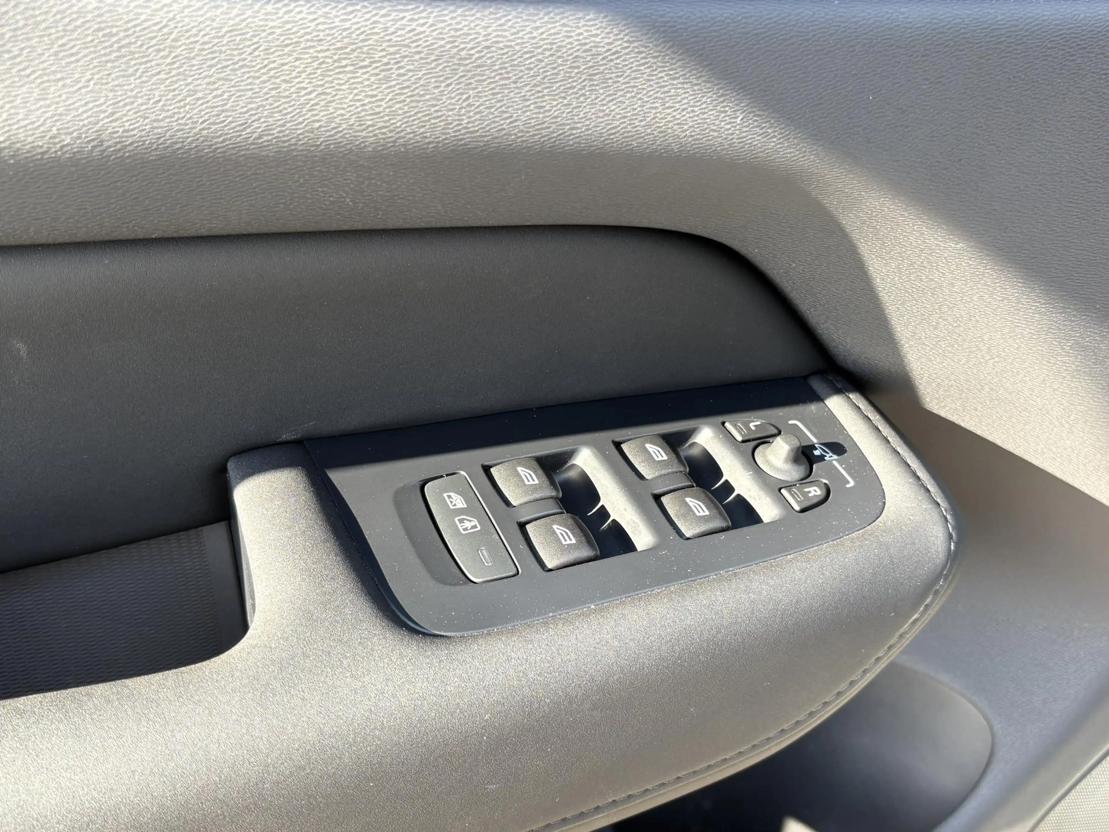 Volvo XC60 2.0 T6 Plug-in hybrid AWD Plus Dark VAN €56.900,- — photo 24