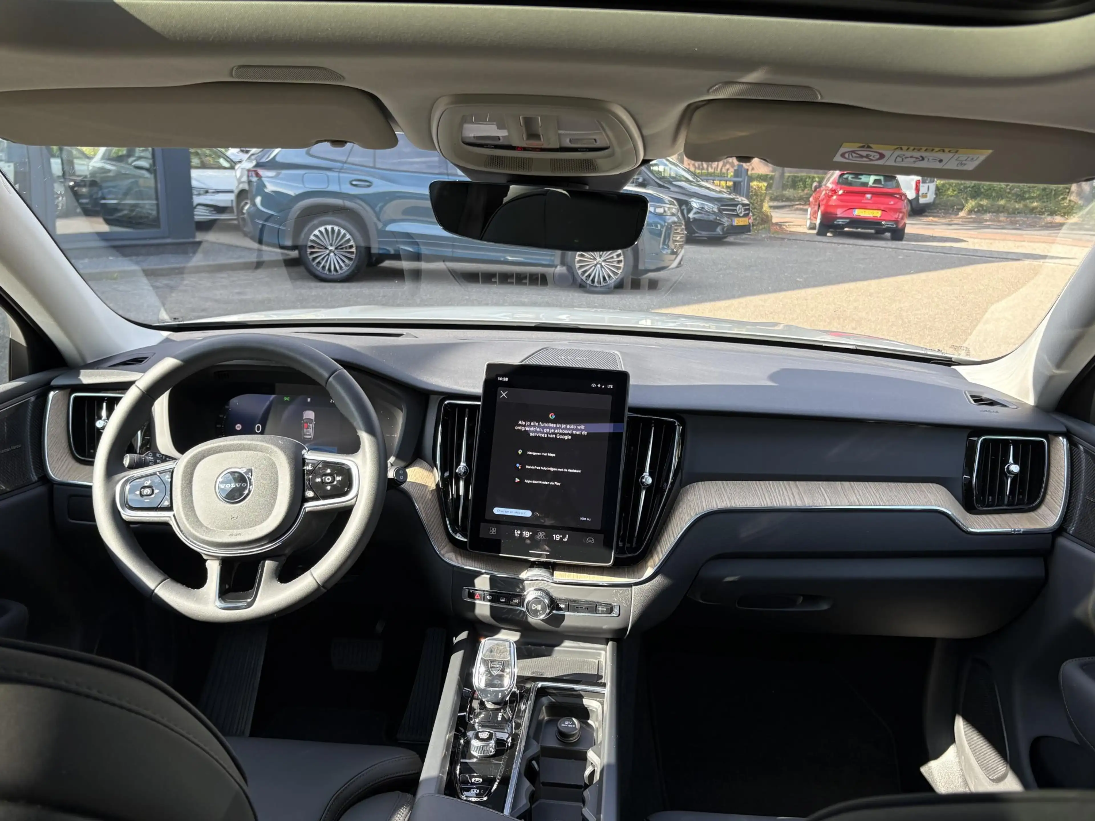 Volvo XC60 2.0 T6 Plug-in hybrid AWD Plus Dark VAN €56.900,- — photo 6