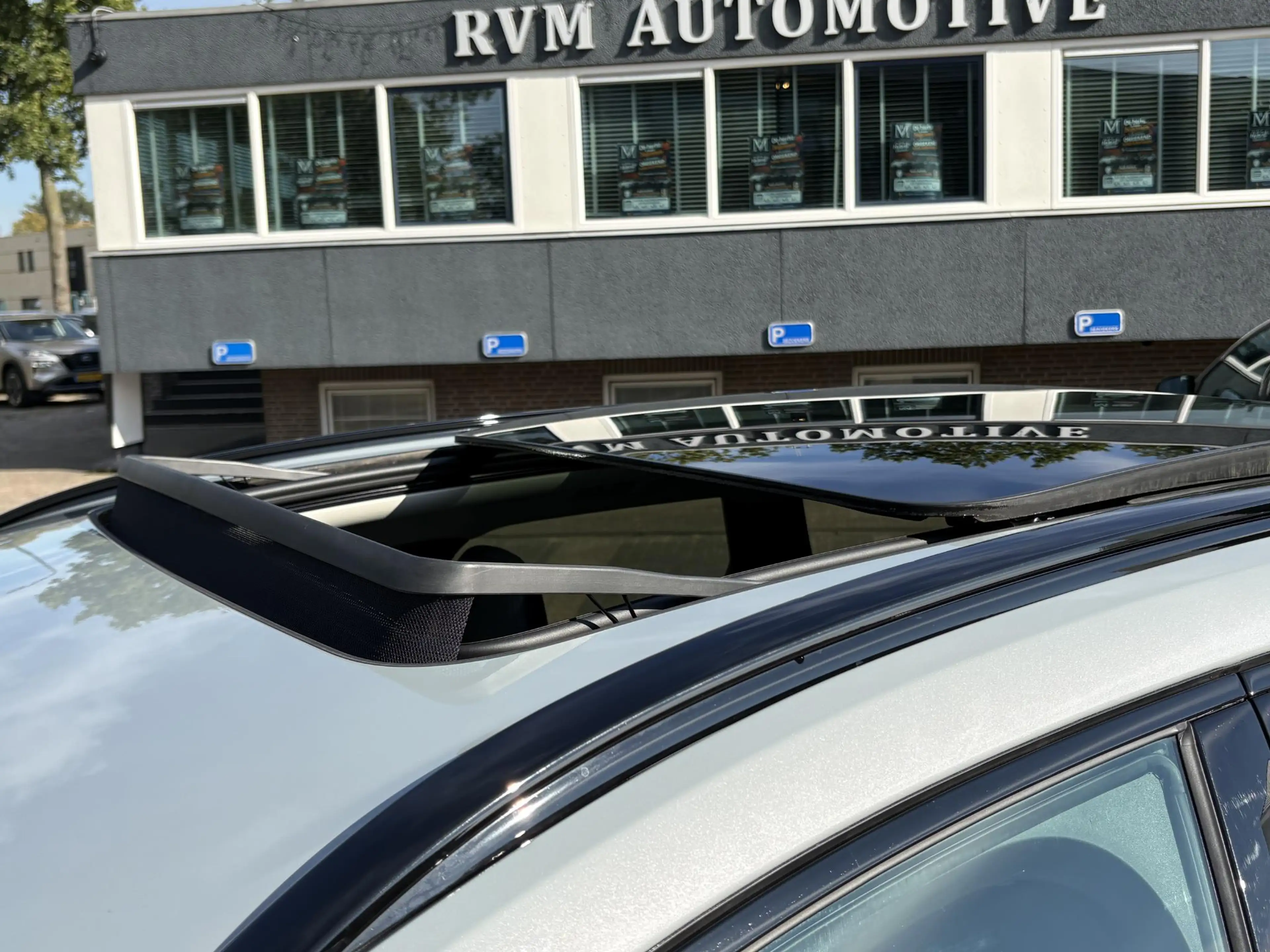 Volvo XC60 2.0 T6 Plug-in hybrid AWD Plus Dark VAN €56.900,- — photo 2