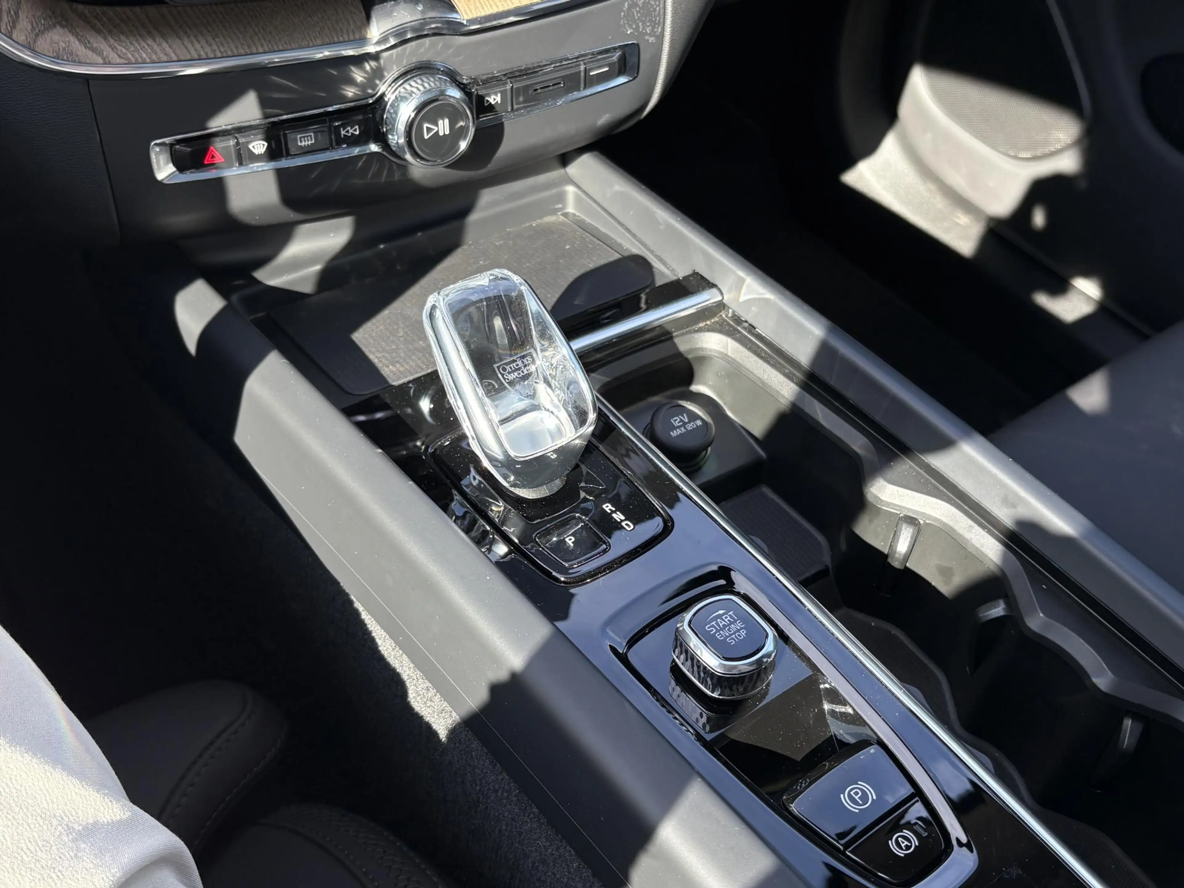 Volvo XC60 2.0 T6 Plug-in hybrid AWD Plus Dark VAN €56.900,- — photo 37