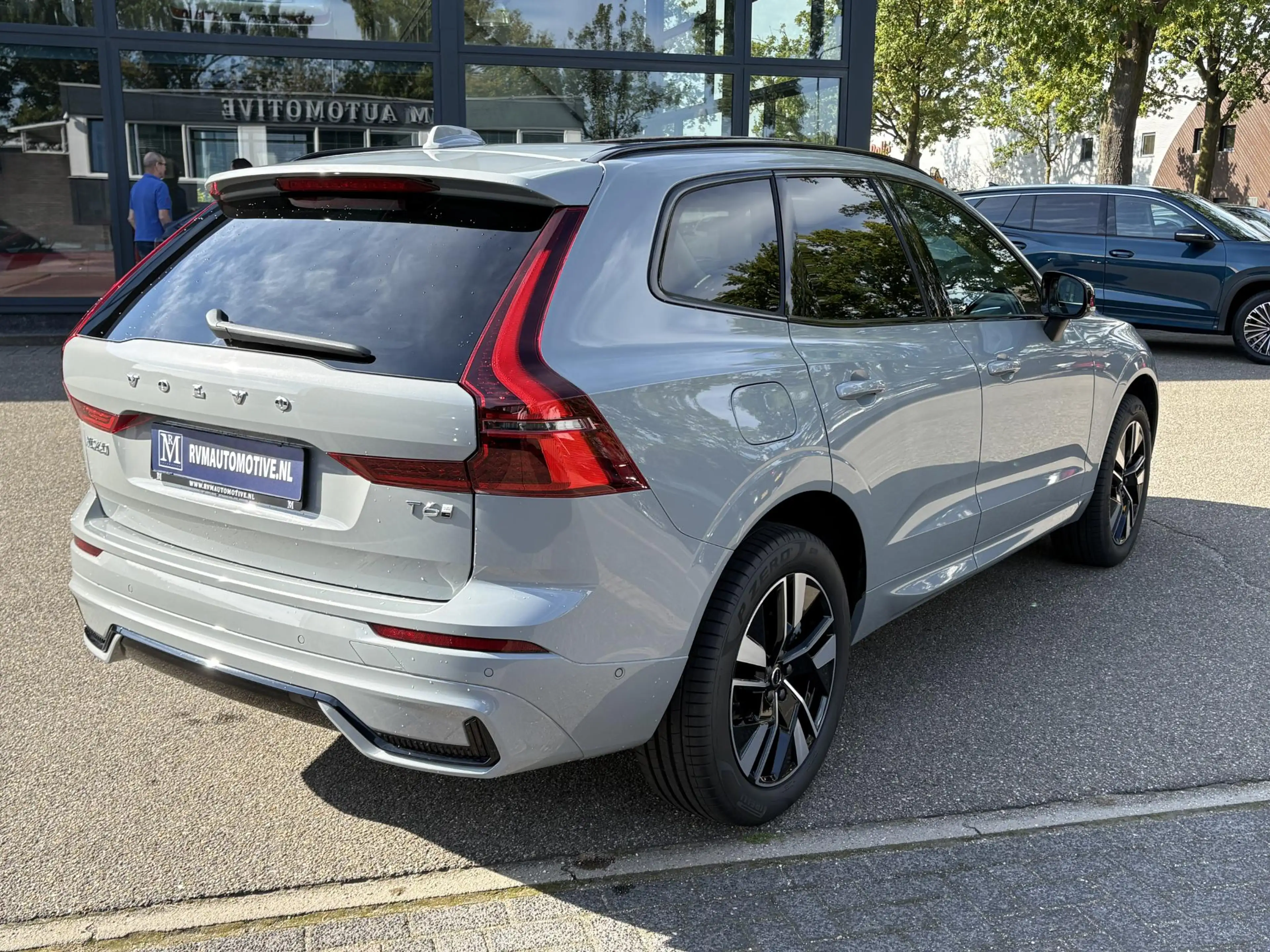 Volvo XC60 2.0 T6 Plug-in hybrid AWD Plus Dark VAN €56.900,- — photo 9