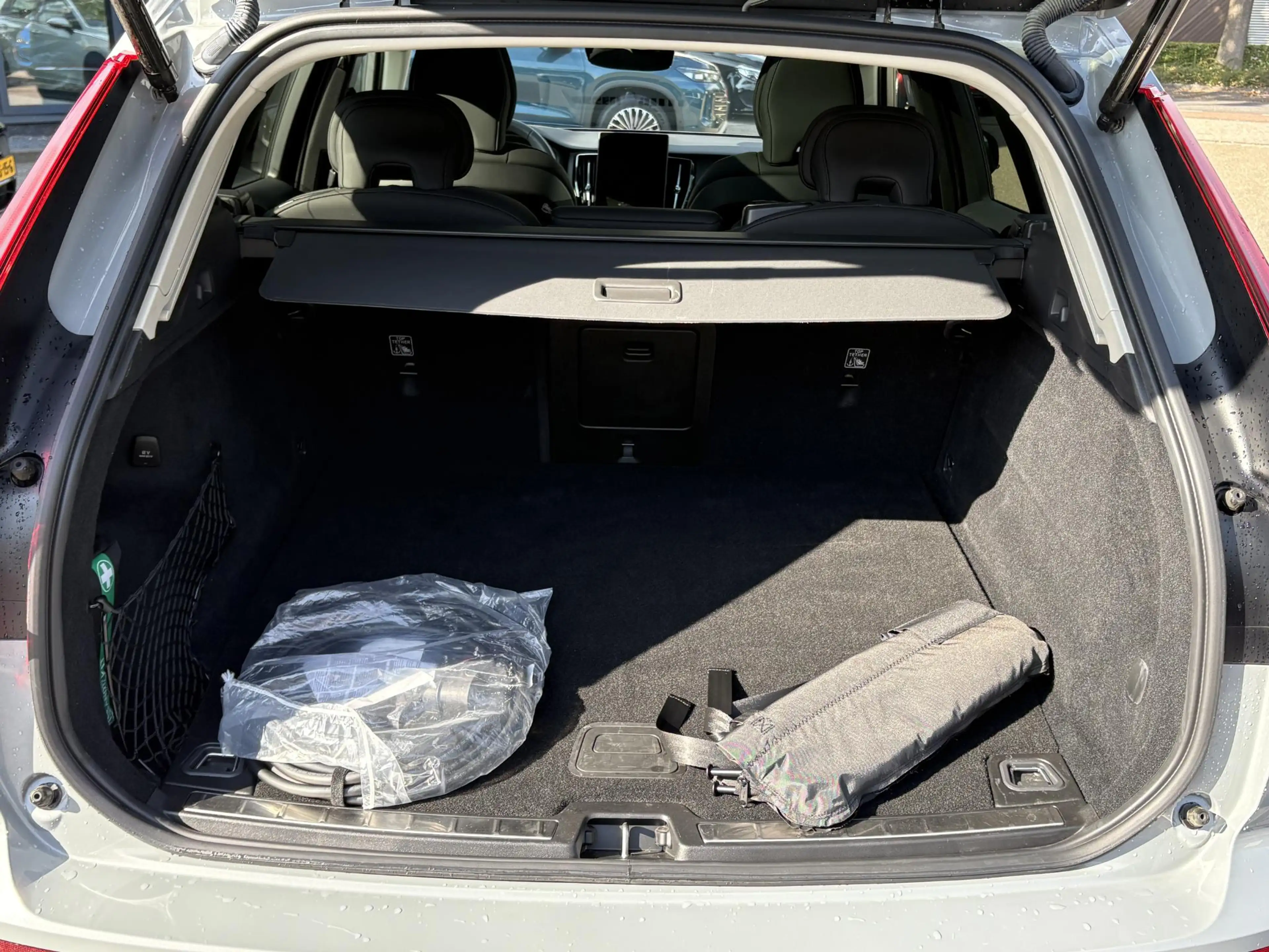 Volvo XC60 2.0 T6 Plug-in hybrid AWD Plus Dark VAN €56.900,- — photo 10