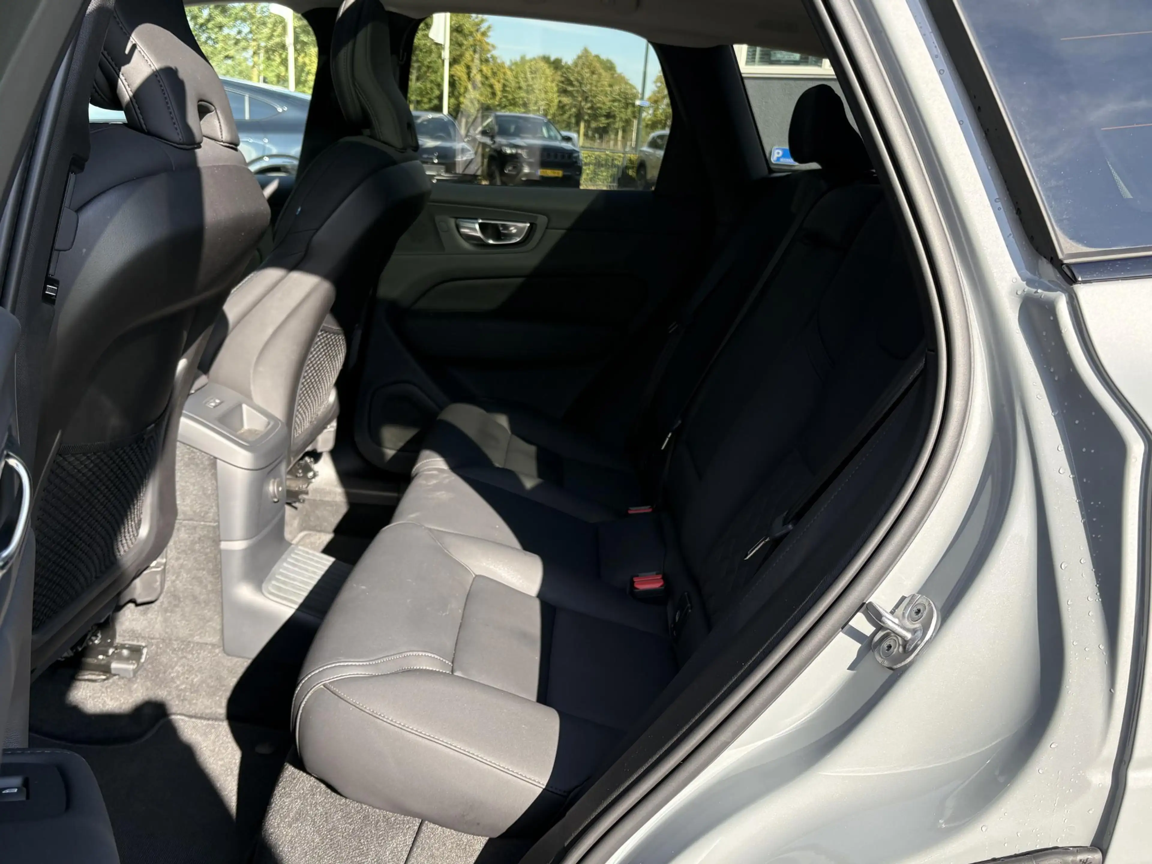 Volvo XC60 2.0 T6 Plug-in hybrid AWD Plus Dark VAN €56.900,- — photo 13