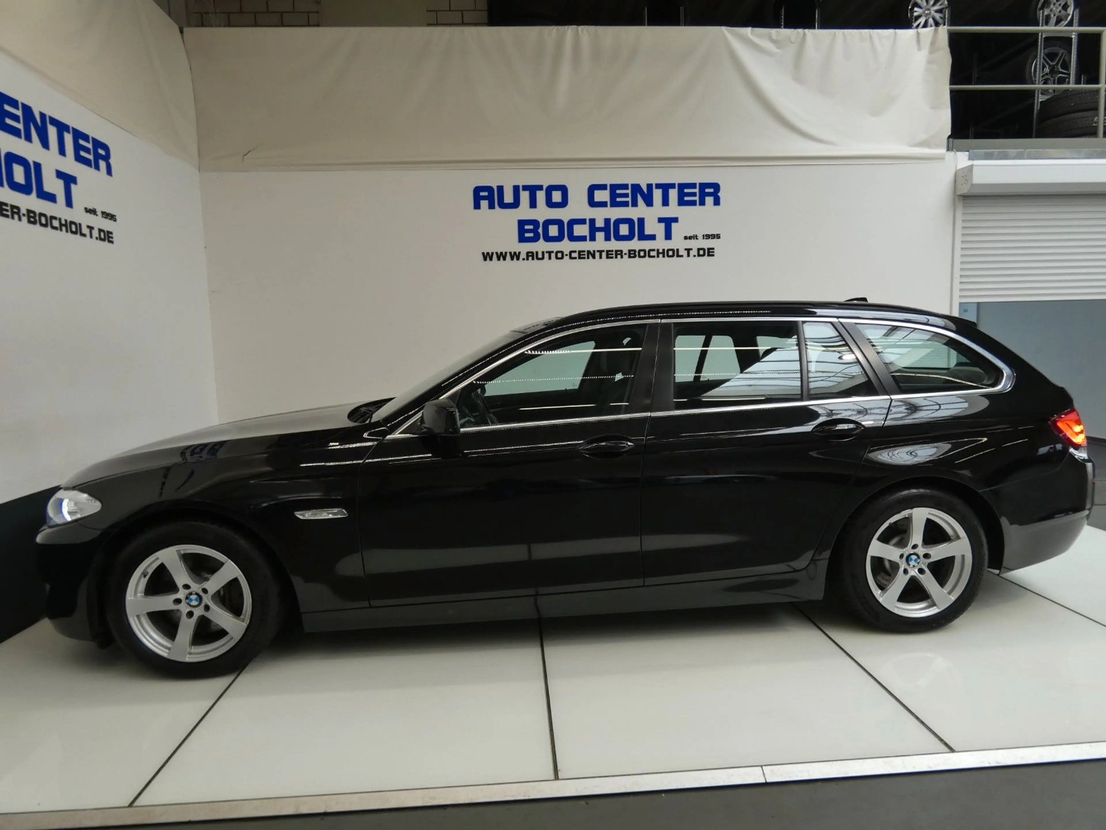 BMW 525 d F11 *Navi*Klimaaut*Leder*Panorama — photo 14