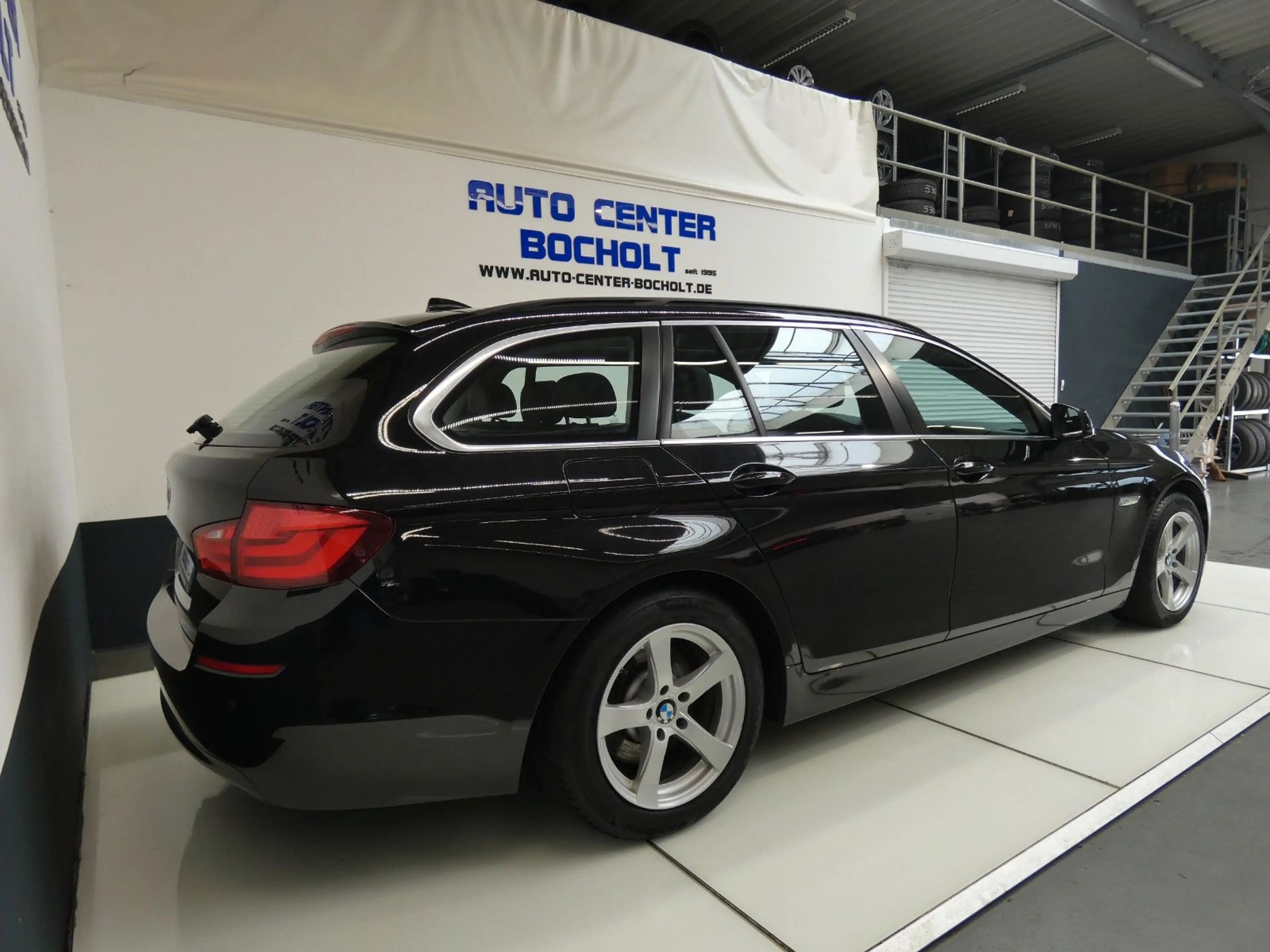 BMW 525 d F11 *Navi*Klimaaut*Leder*Panorama — photo 10