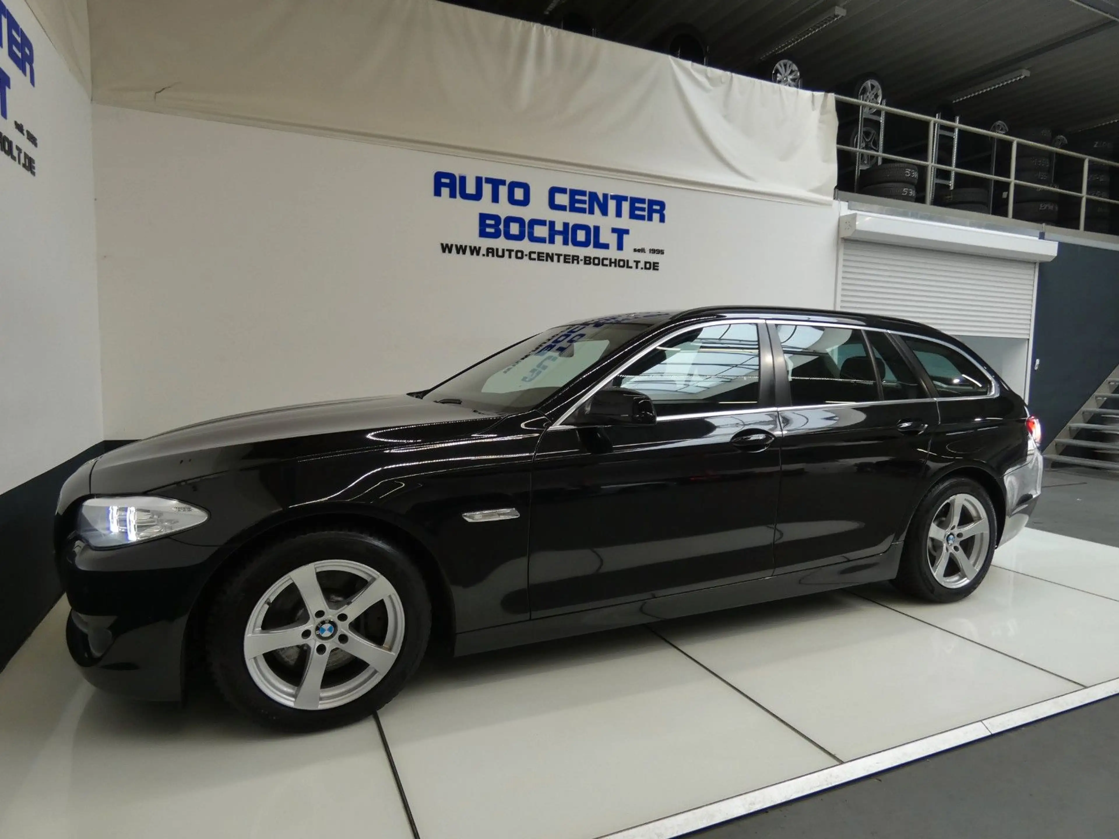 BMW 525 d F11 *Navi*Klimaaut*Leder*Panorama — photo 12