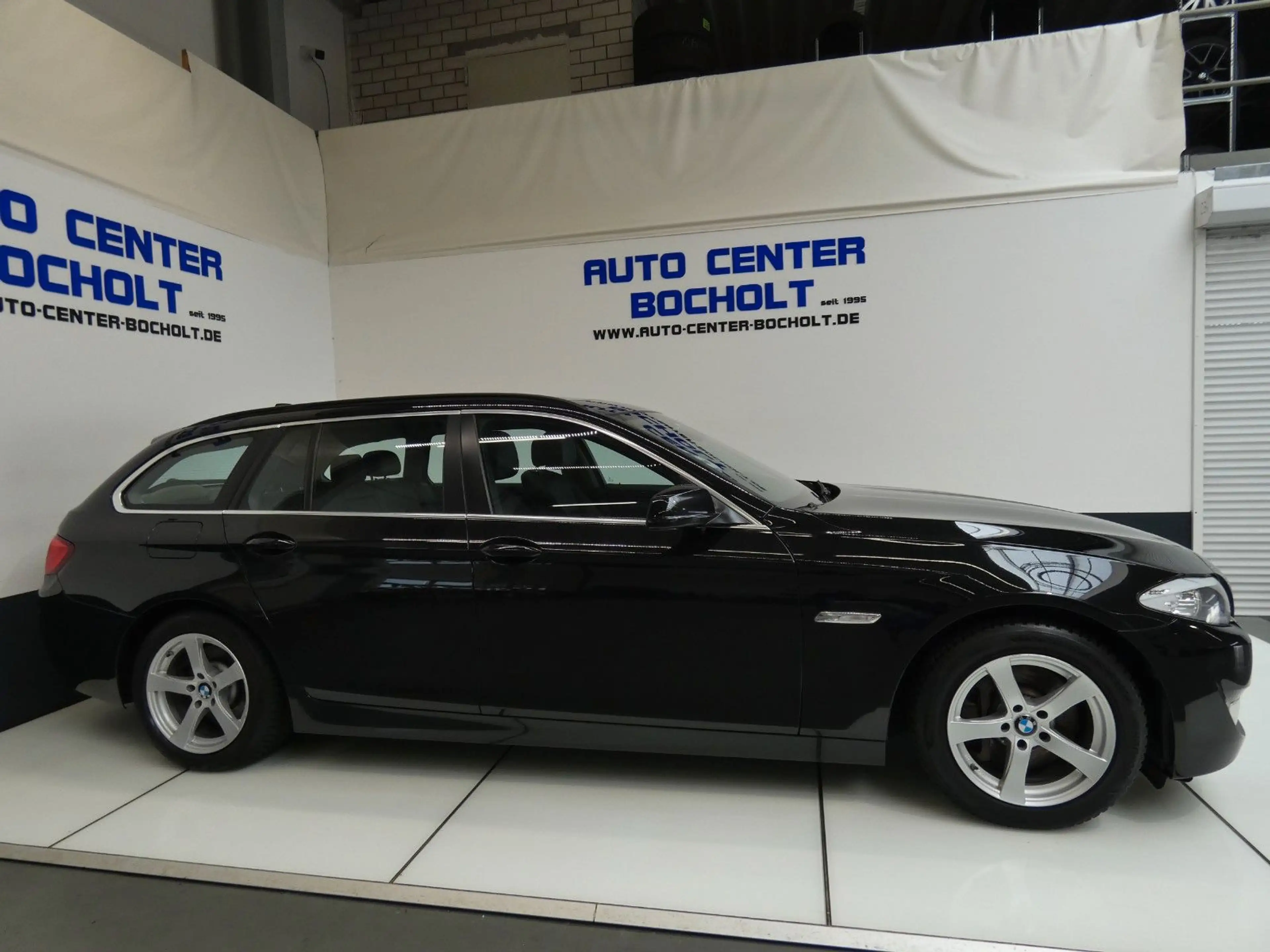 BMW 525 d F11 *Navi*Klimaaut*Leder*Panorama — photo 5