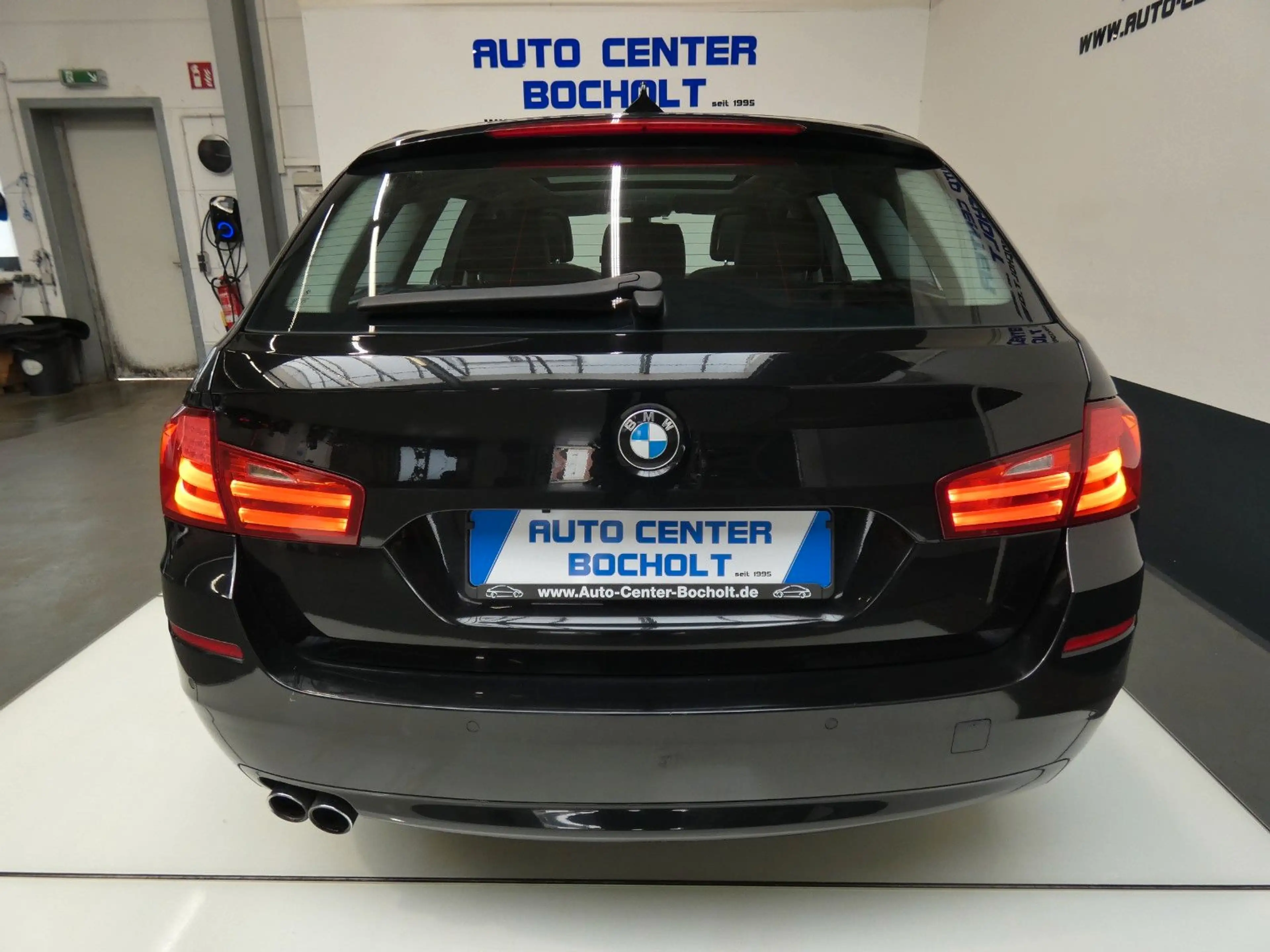 BMW 525 d F11 *Navi*Klimaaut*Leder*Panorama — photo 2