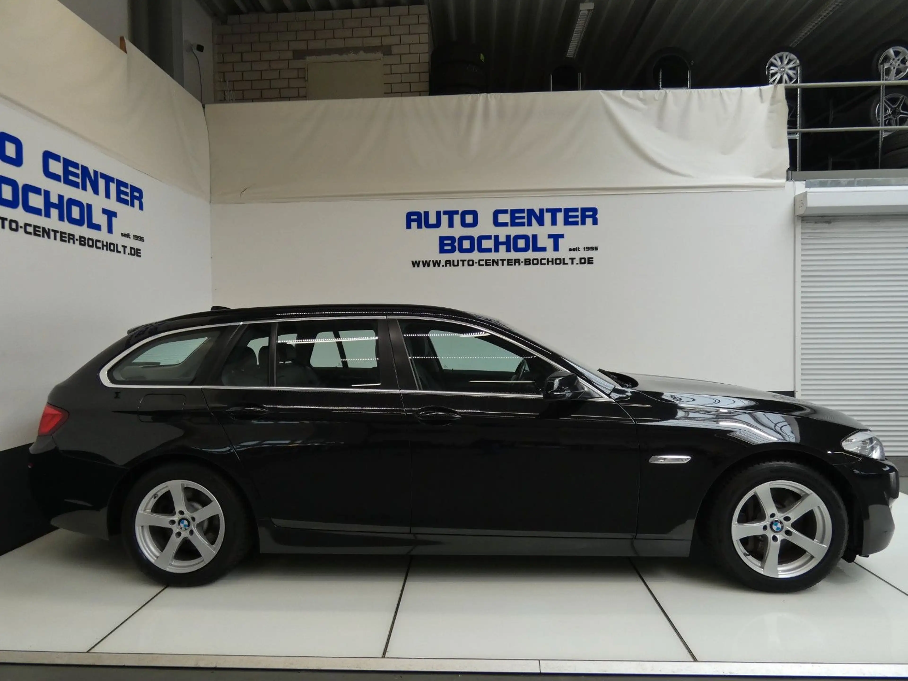 BMW 525 d F11 *Navi*Klimaaut*Leder*Panorama — photo 6