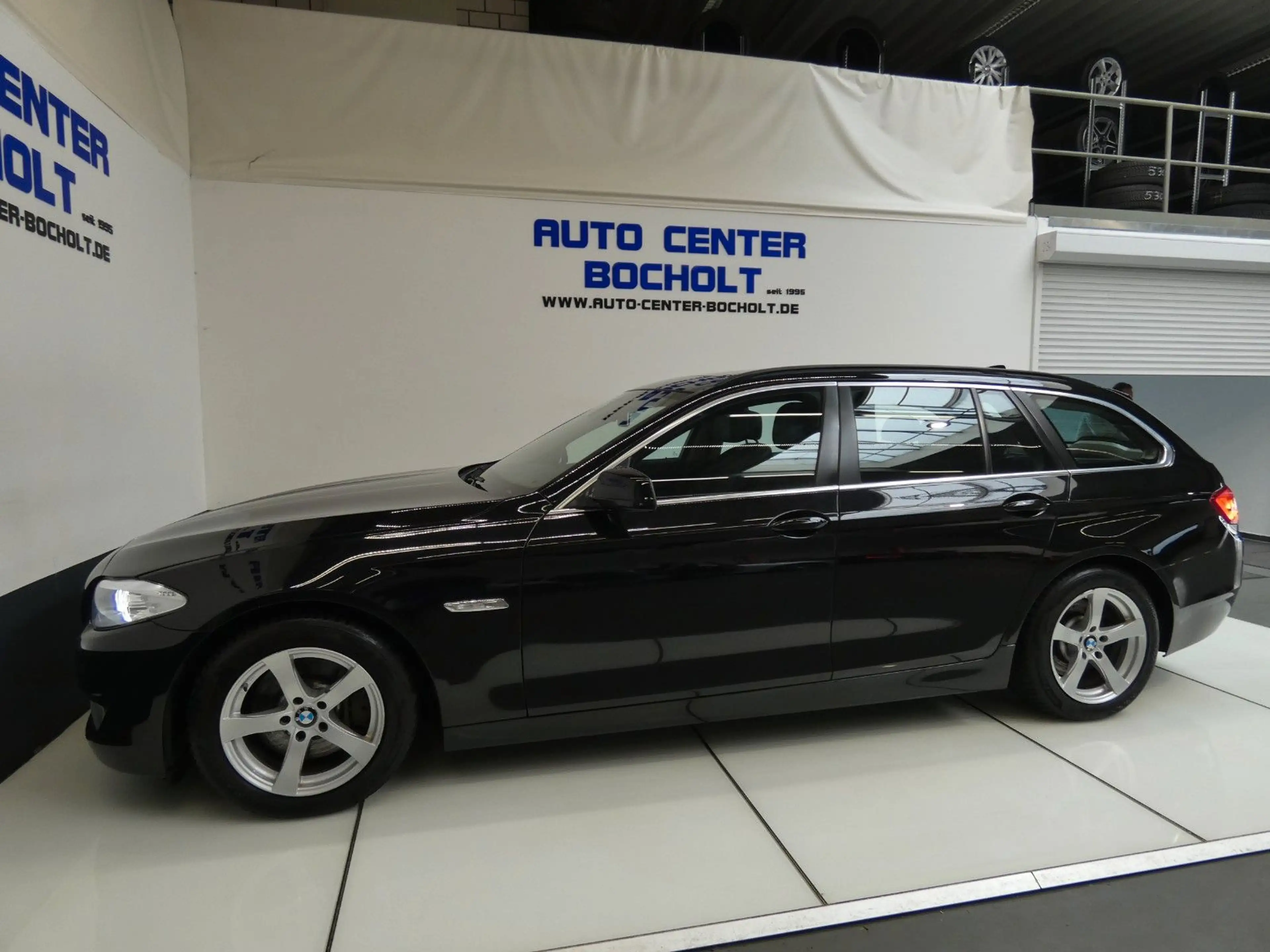 BMW 525 d F11 *Navi*Klimaaut*Leder*Panorama — photo 13