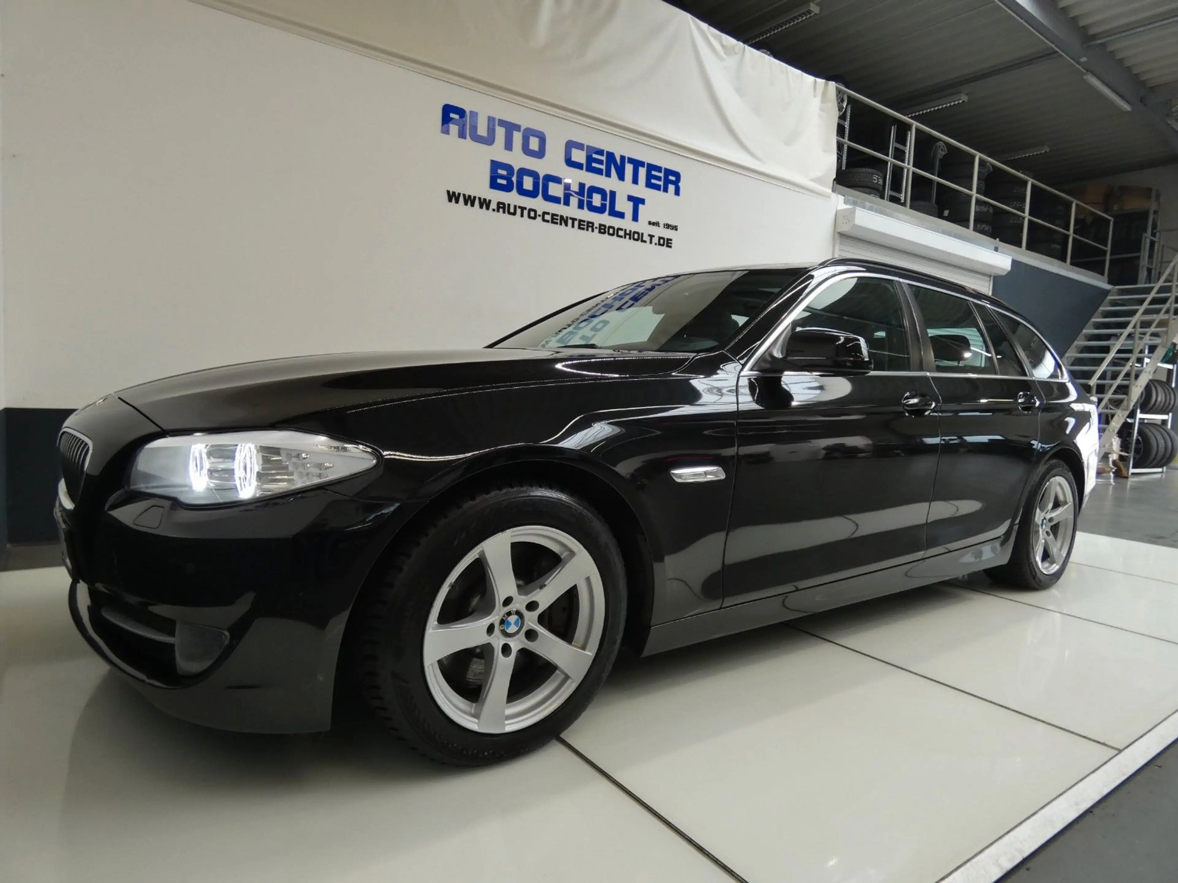 BMW 525 d F11 *Navi*Klimaaut*Leder*Panorama — photo 11