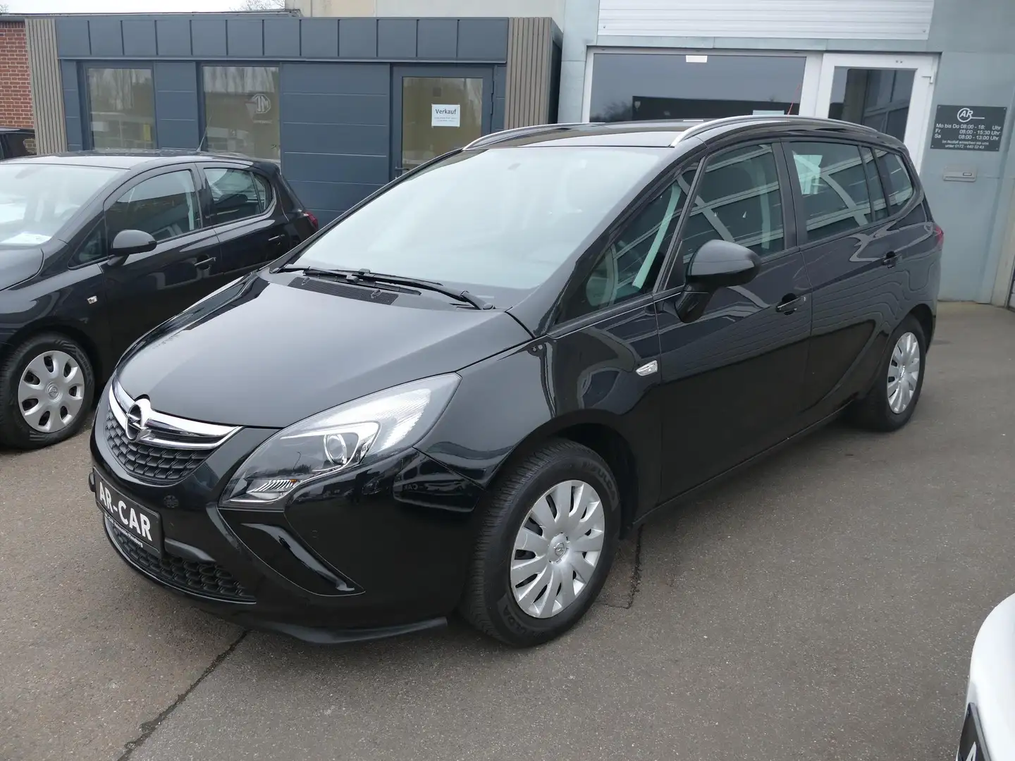 Opel Zafira Tourer 2.0 CDTI Klima Einparkhilfe Tempomat 7 Sitzer Isof Schwarz - 1