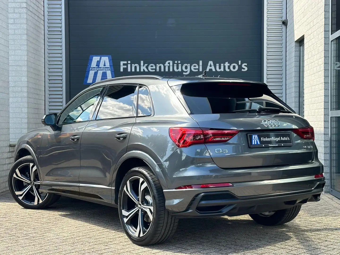 Audi Q3 35 TFSI S-line 150 pk Black-Pack BTW |Matrix |Virt Schwarz - 2