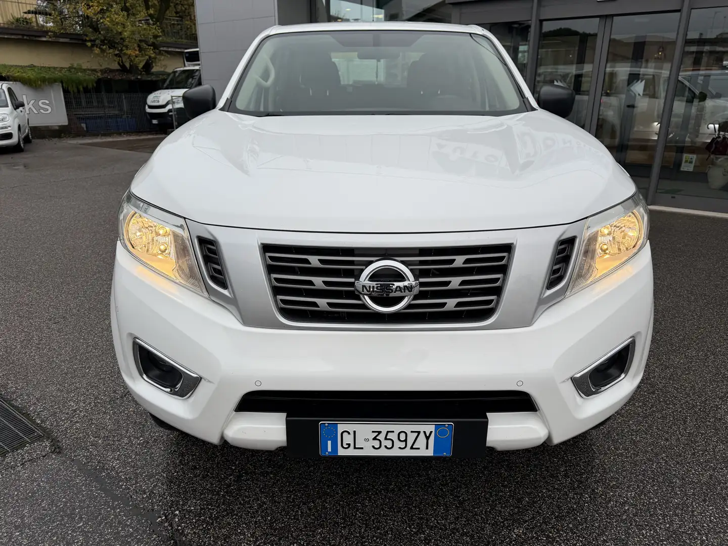 Nissan Navara 2.3dci d.cab Visia 4wd 163cv '19 Gancio Tapparella Bianco - 2