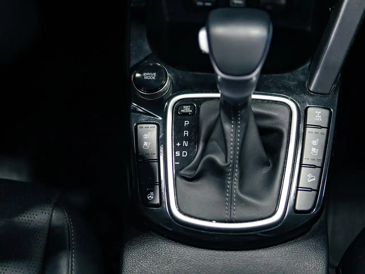 Kia Seltos снимка Kia Seltos