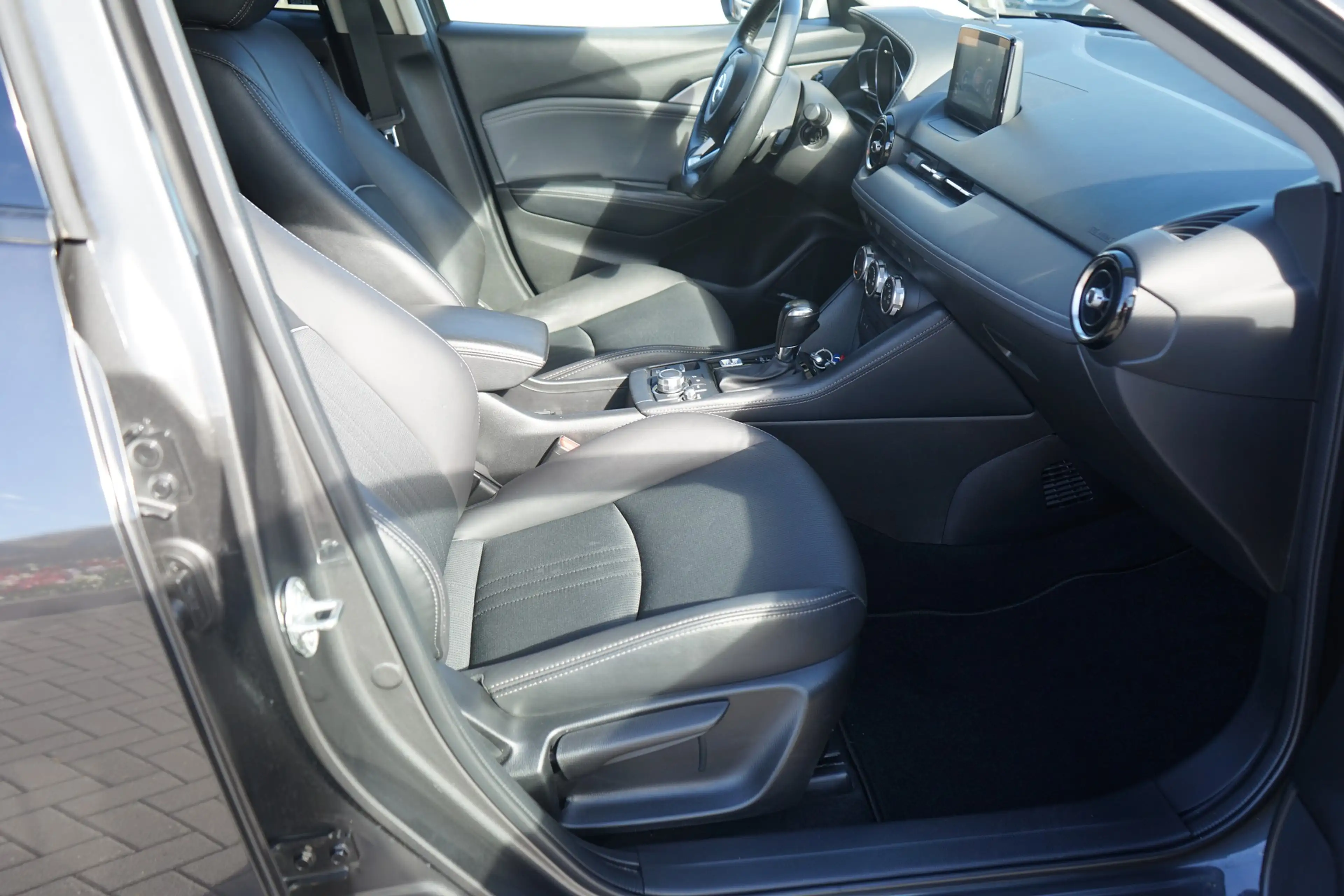 Mazda CX-3 2.0 Exclusive-Line Head-Up Totwinkel AHK — photo 10